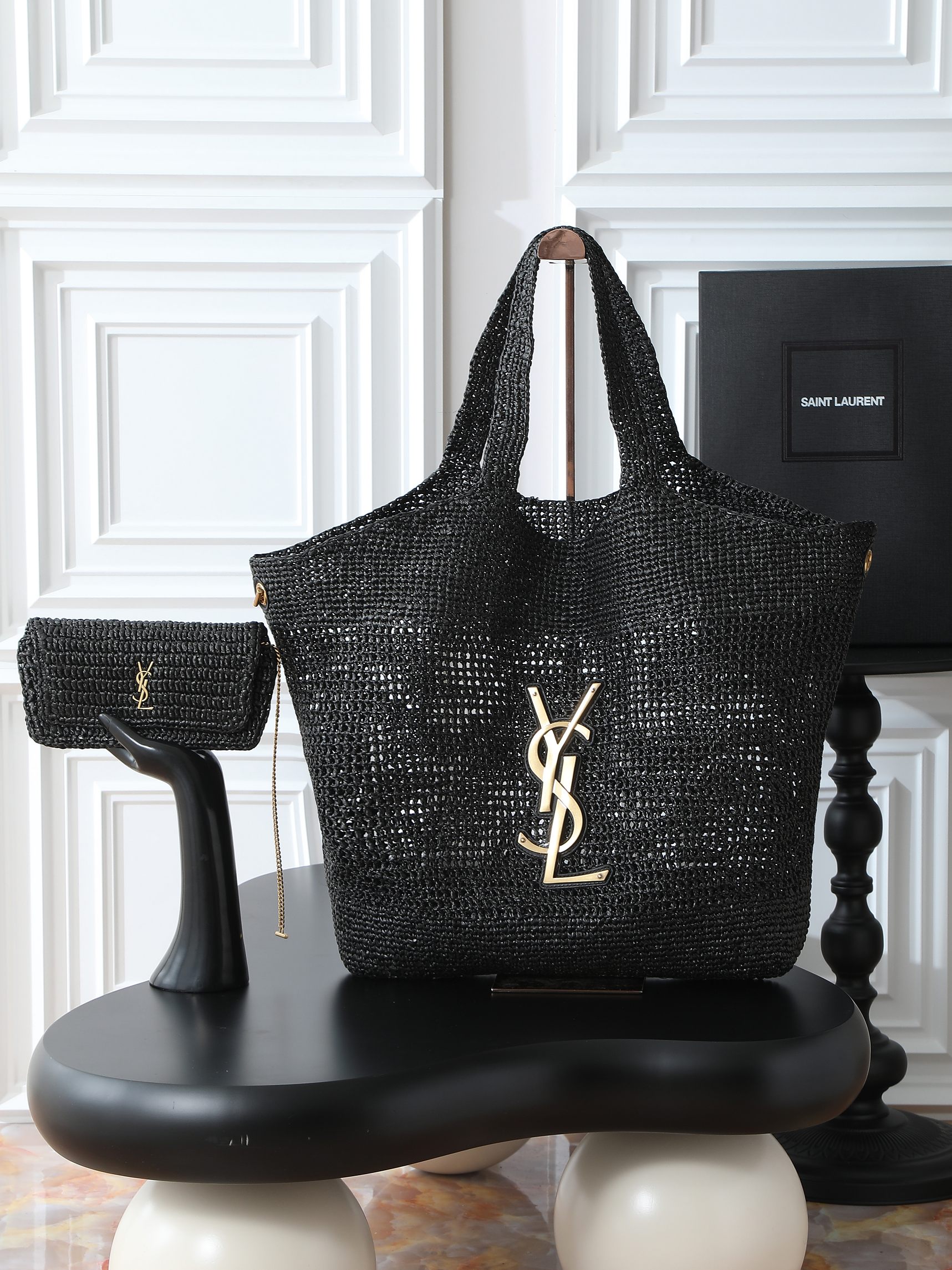 NO:406326,[Original leather] Price adjustment, woven Rafite/Gold ICARE_Woven shopping bags, full of artistic taste, Rafite is weaving very solid, French lazy style, smooth shape, and simple big logo, high-end and atmospheric, and very photogenic, large capacity, lightweight and huge, it is the favorite bag when you go out!  It can be fresh and casual when you are on vacation. You can walk on the phone number 772191-1/ 698651 [Woven Rafite] Size 37-55x43×5cm Small bag size 21.7x16.9x2cm, Saint Laurent, saint laurent, espadrilles19860909【原厂皮】调价 编织拉菲草/金ICARE_编织购物袋 满满的艺术息,拉菲草编织非常扎实,法式慵懒风,造型感流畅,配上简单的大logo 高端大气 而且非常上镜 容量大,轻便巨能装是出街最爱的包包没错了！搭配起来可清新 可休闲 度假也是拎了就能走 款号772191-1/ 698651【编织拉菲草】 尺寸37-55x43×5cm 小包尺寸21.7x16.9x2cm,圣罗兰,saint laurent,espadrilles,Bag