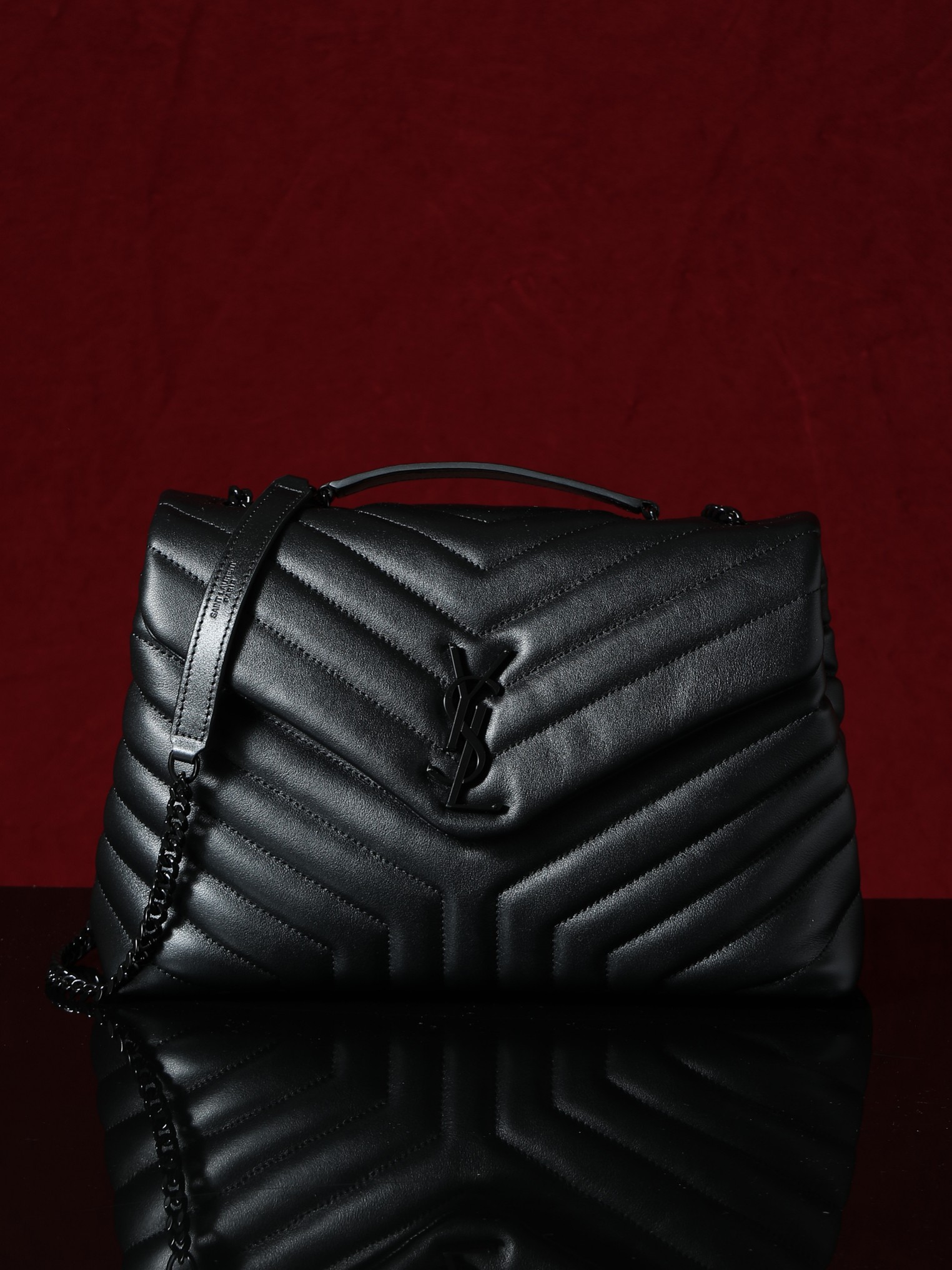 NO:406322,##_32cm [Original leather version] [with packaging] LouLou Y-shaped shoulder bag is the popular LouLou bag worldwide. Our family has developed the original leather version. As expected, the original leather is the original leather, and the authentic soul is immediately available!  I believe you will be amazed by the ones you receive!  The large number is really domineering, and countless celebrity fashion bloggers all have one!  What is a classic?  It's it!  Size 32x22x10cm. Model 459749, Saint Laurent, saint laurent, satchels19860909##_32cm【原厂皮版本】【配包装】 LouLou Y形挎包风靡全球的LouLou包,咱家开发原厂皮版本了,果然原厂皮就是原厂皮,正品的灵魂马上到位！相信收到包包的你会被惊艳到的！大号实在是霸气至极,无数明星网红时尚博主都是人手一只！何为经典？它就是！ 尺寸32x22x10cm. 型号459749,圣罗兰,saint laurent,satchels,Bag