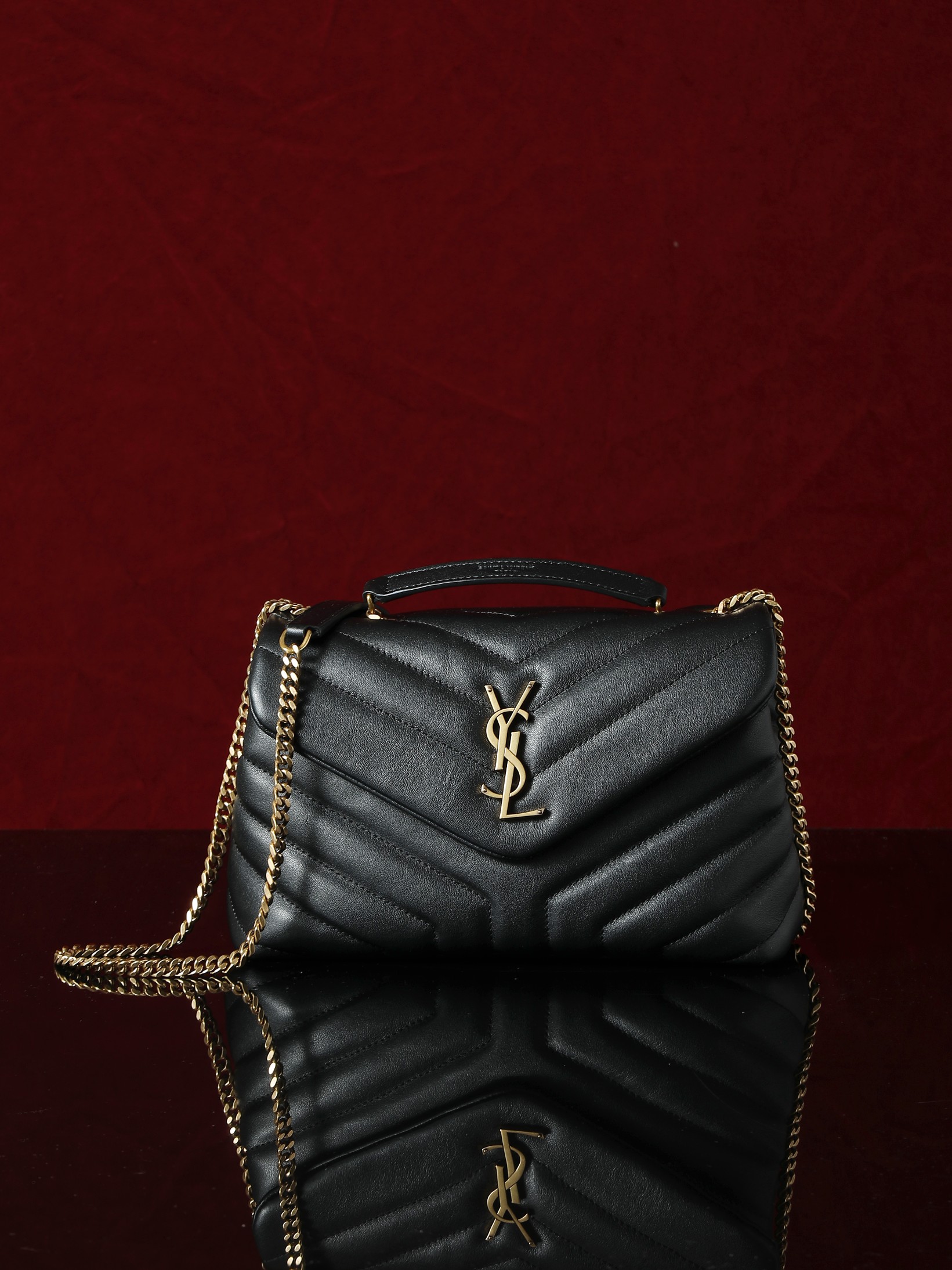 NO:406366,##_25cm [Original leather version] Small trumpet_[with packaging] LouLou Y-shaped shoulder bag is popular all over the world. Our family has developed the original leather version. As expected, the original leather is the original leather, and the authentic soul is immediately available!  I believe you will be amazed by the ones you receive!  The large number is really domineering, and countless celebrity fashion bloggers all have one!  What is a classic?  It's it!  Size 25×17×9cm. Model 494699, Saint Laurent, saint laurent, satchels19860909##_25cm【原厂皮版本】小号_【配包装】 LouLou Y形挎包风靡全球的LouLou包,咱家开发原厂皮版本了,果然原厂皮就是原厂皮,正品的灵魂马上到位！相信收到包包的你会被惊艳到的！大号实在是霸气至极,无数明星网红时尚博主都是人手一只！何为经典？它就是！ 尺寸25×17×9cm. 型号494699,圣罗兰,saint laurent,satchels,Bag