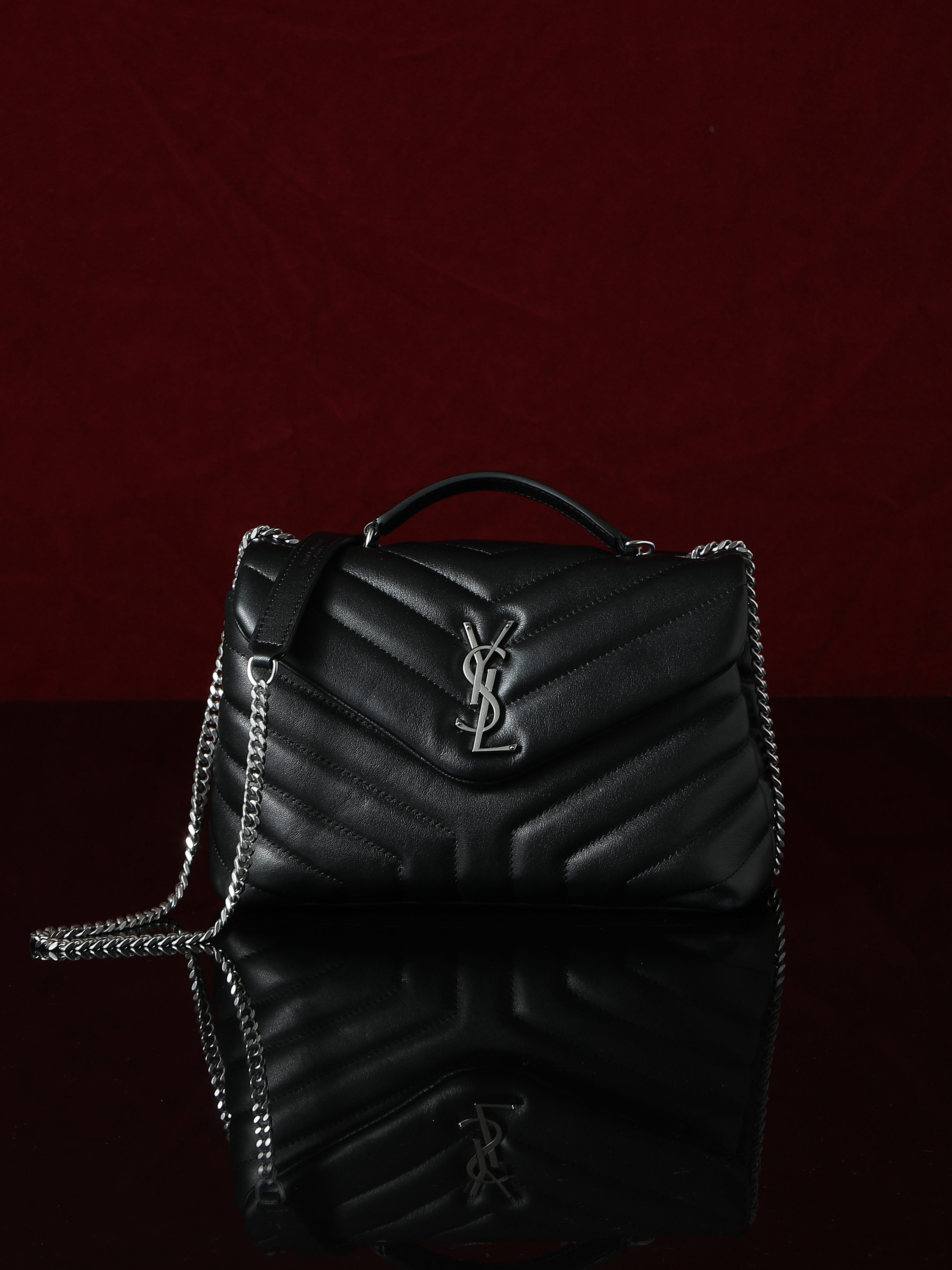 NO:406370,##_25cm [Original leather version] Small trumpet_[with packaging] LouLou Y-shaped shoulder bag is popular all over the world. Our family has developed the original leather version. As expected, the original leather is the original leather, and the authentic soul is immediately available!  I believe you will be amazed by the ones you receive!  The large number is really domineering, and countless celebrity fashion bloggers all have one!  What is a classic?  It's it!  Size 25×17×9cm. Model 494699, Saint Laurent, saint laurent, satchels19860909##_25cm【原厂皮版本】小号_【配包装】 LouLou Y形挎包风靡全球的LouLou包,咱家开发原厂皮版本了,果然原厂皮就是原厂皮,正品的灵魂马上到位！相信收到包包的你会被惊艳到的！大号实在是霸气至极,无数明星网红时尚博主都是人手一只！何为经典？它就是！ 尺寸25×17×9cm. 型号494699,圣罗兰,saint laurent,satchels,Bag