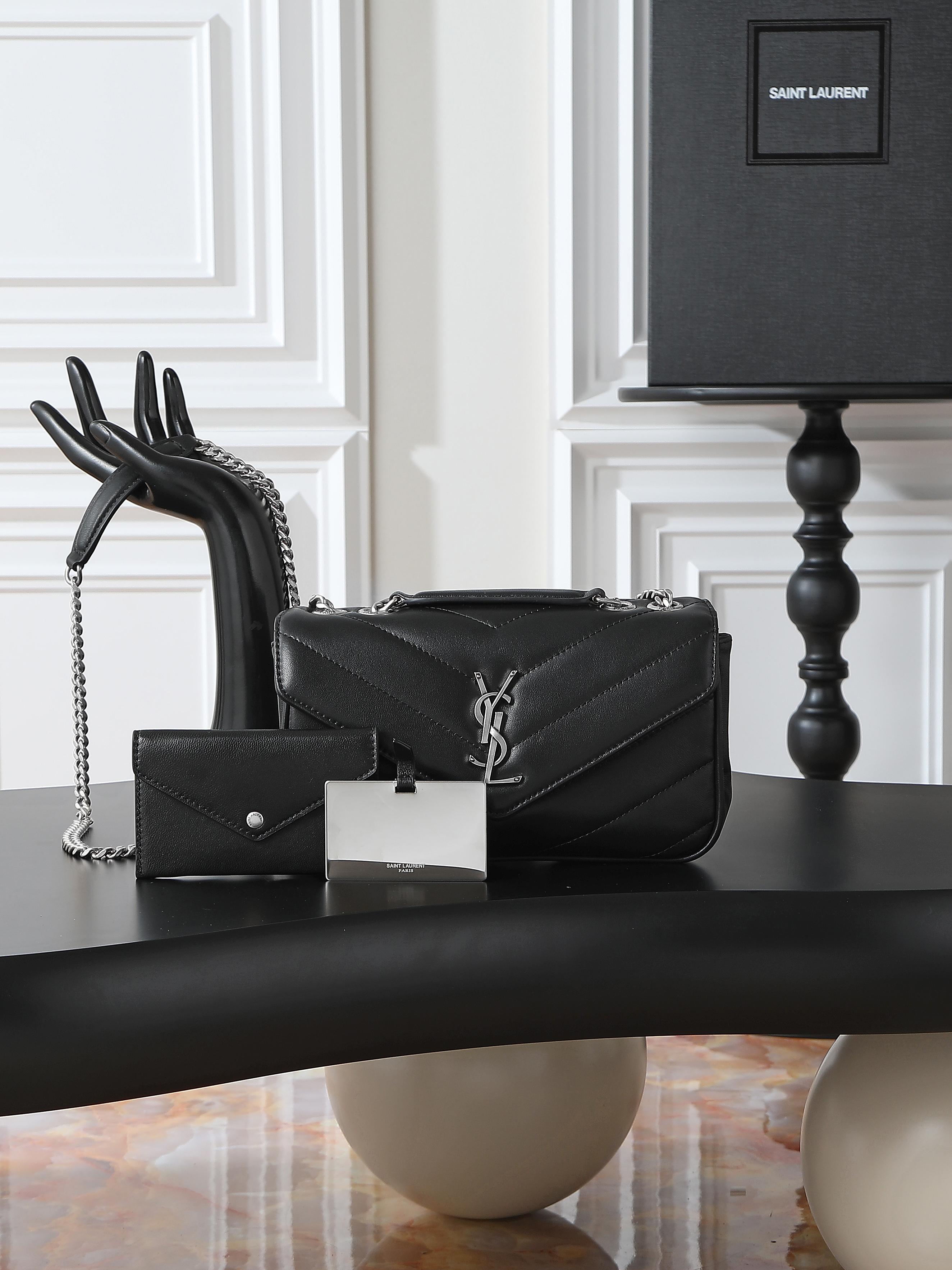 NO:556155,Black silver buckle · 24cm new LouLou_ sheepskin style, soft to the touch, equipped with a detachable card holder and pocket mirror, with a sliding chain, can be worn on the shoulder or crossbody, meeting the matching needs of many occasions!  The new version of sheepskin has been additionally coated, which is not only more durable, but also more shiny, making the entire bag look particularly delicate and beautiful!  Model 801437~ Size 24×14×6cm, saint laurent, saint laurent, sheepskin19860909黑色银扣·24cm 新款LouLou_羊皮款,手感柔软,配有可拆卸卡包和袖珍化妆镜,搭配滑动式链条、可肩背可斜挎,满足多场合搭配需求！新版羊皮另外做了涂层处理,不仅更耐用,还更有光泽感,显得整个包都格外精致,美丽！ 型号801437~ 尺寸24×14×6cm,圣罗兰,saint laurent,sheepskin,Bag