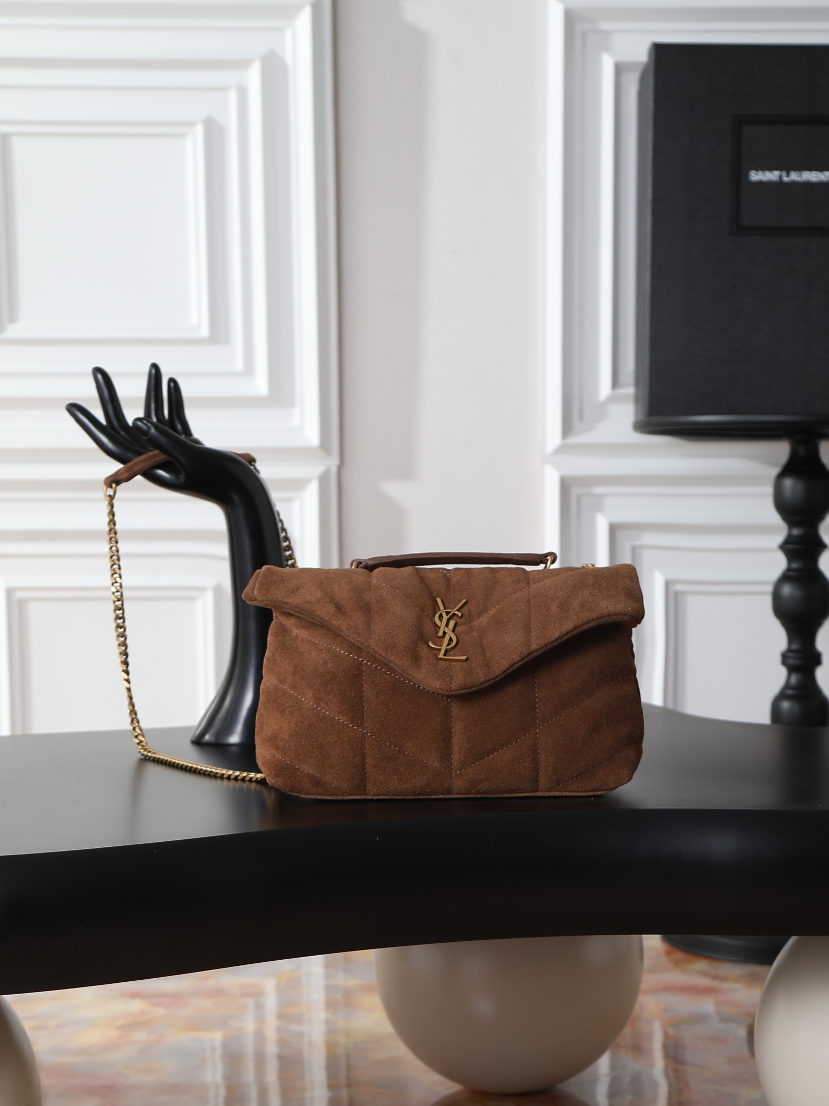 NO:659541,Coffee frosted gold buckle·double chain Loulou Puffer mini_Mini double chain bag is coming!  The whole bag is made of soft Italian suede, with Y's diagonal stripe quilting technology. It has a soft front flap bag with a detachable shoulder strap, which can be used as a storage bag. You can also use the adjusting buckle as an armpit bag, making it easy to achieve multiple uses in one bag!  Model 759337 size 23×15.5×8.5cm, saint laurent, saint laurent, chamois leather19860909咖啡磨砂金扣·双链条 Loulou Puffer mini_迷你号双链条包来袭！整包采用柔软的意大利麂皮制作,搭配Y家斜条纹绗缝工艺,拥有柔和质地的前翻盖袋,搭配可拆卸肩带,可以做收纳包,还可以使用调节扣来做腋下包,轻松实现一包多用！ 型号759337 尺寸23×15.5×8.5cm,圣罗兰,saint laurent,chamois leather,Bag