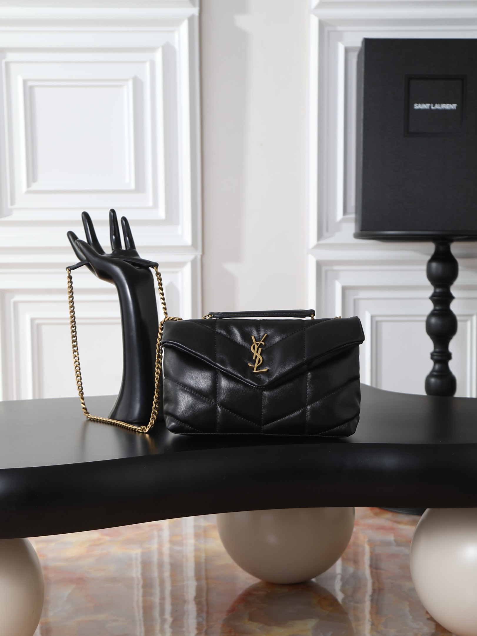 NO:659548,Black gold buckle·double chain 23cm Loulou Puffer mini_Mini double chain bag is coming!  The entire bag is made of imported lambskin, with Y's diagonal stripe quilting technology. It has a soft front flap bag and a detachable shoulder strap, which can be used as a storage bag. You can also use the adjusting buckle to make an armpit bag, making it easy to achieve multiple uses in one bag!  Model 759337 size 23×15.5×8.5cm, saint laurent, saint laurent, sheepskin19860909黑色金扣·双链条23cm Loulou Puffer mini_迷你号双链条包来袭！整包采用进口小羊皮制作,搭配Y家斜条纹绗缝工艺,拥有柔和质地的前翻盖袋,搭配可拆卸肩带,可以做收纳包,还可以使用调节扣来做腋下包,轻松实现一包多用！ 型号759337 尺寸23×15.5×8.5cm,圣罗兰,saint laurent,sheepskin,Bag