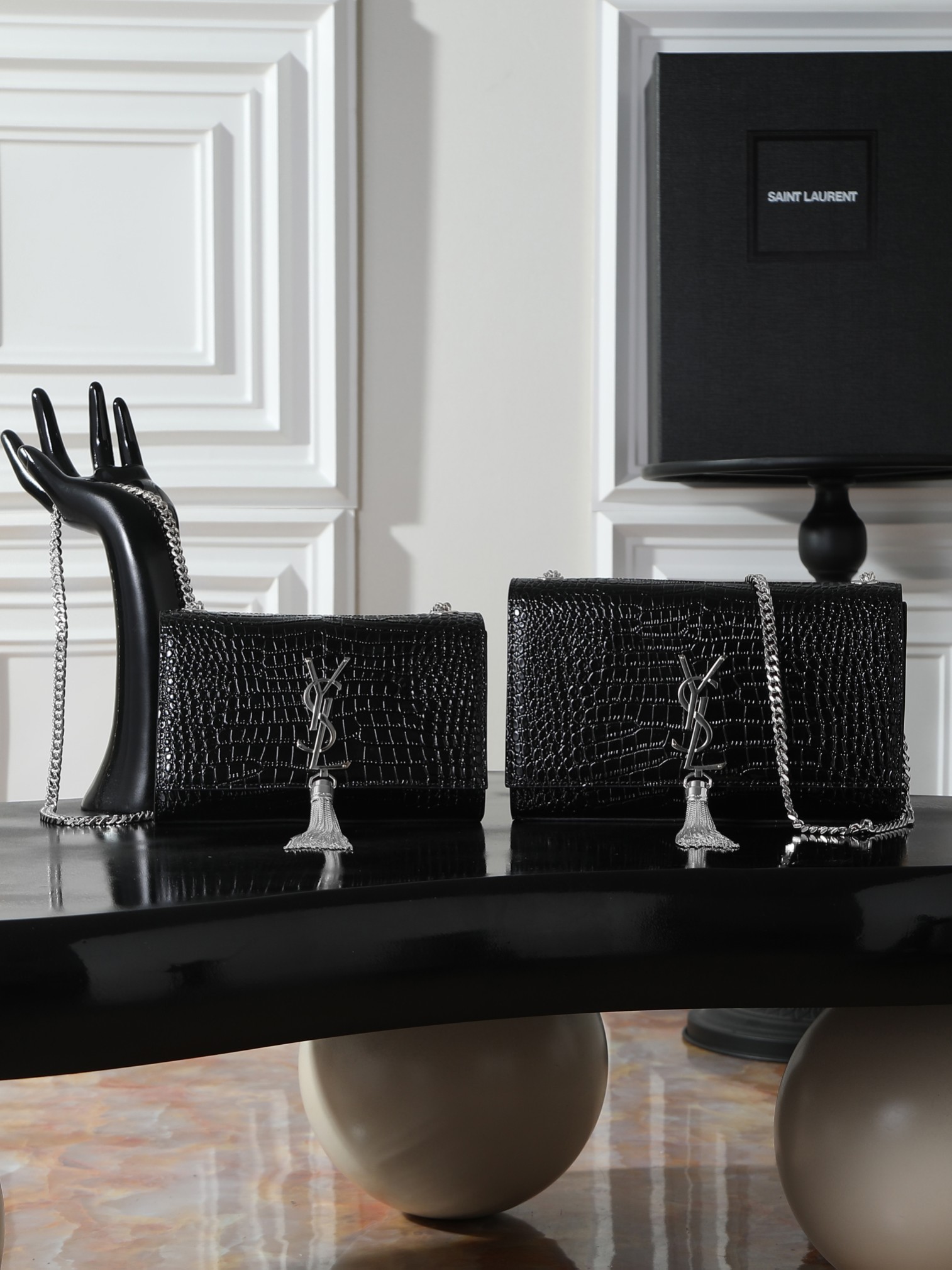 NO:754523,[Eternal Classic] Black crocodile pattern tassel silver buckle KATE 24cm_tassel bag is definitely a timeless classic from Yang Shulin_never goes out of style_a must-have!  A must-have item for everyone!  No matter it is ten years ago or ten years from now!  KATE is here!  Will not be eliminated!  Of course, the most important reason why it is so popular is that it is versatile and can match you regardless of whether you are tall, short, fat or thin!  You can’t go wrong by choosing it!  Model 354119 size 24x14.5x5cm, saint laurent, saint laurent19860909【永恒经典】黑色鳄鱼纹流苏银扣 KATE 24cm_流苏包 绝对是杨树林的永恒经典款_永不过时_必入款！ 人手必备的单品！不管是十年前,还是十年后！KATE就在这里！不会被淘汰！当然它这么火爆的最最重要原因是_百搭_不管你是高矮肥瘦,它都跟你很搭！选它,不会有错！ 型号354119 尺寸24x14.5x5cm,圣罗兰,saint laurent,Bag