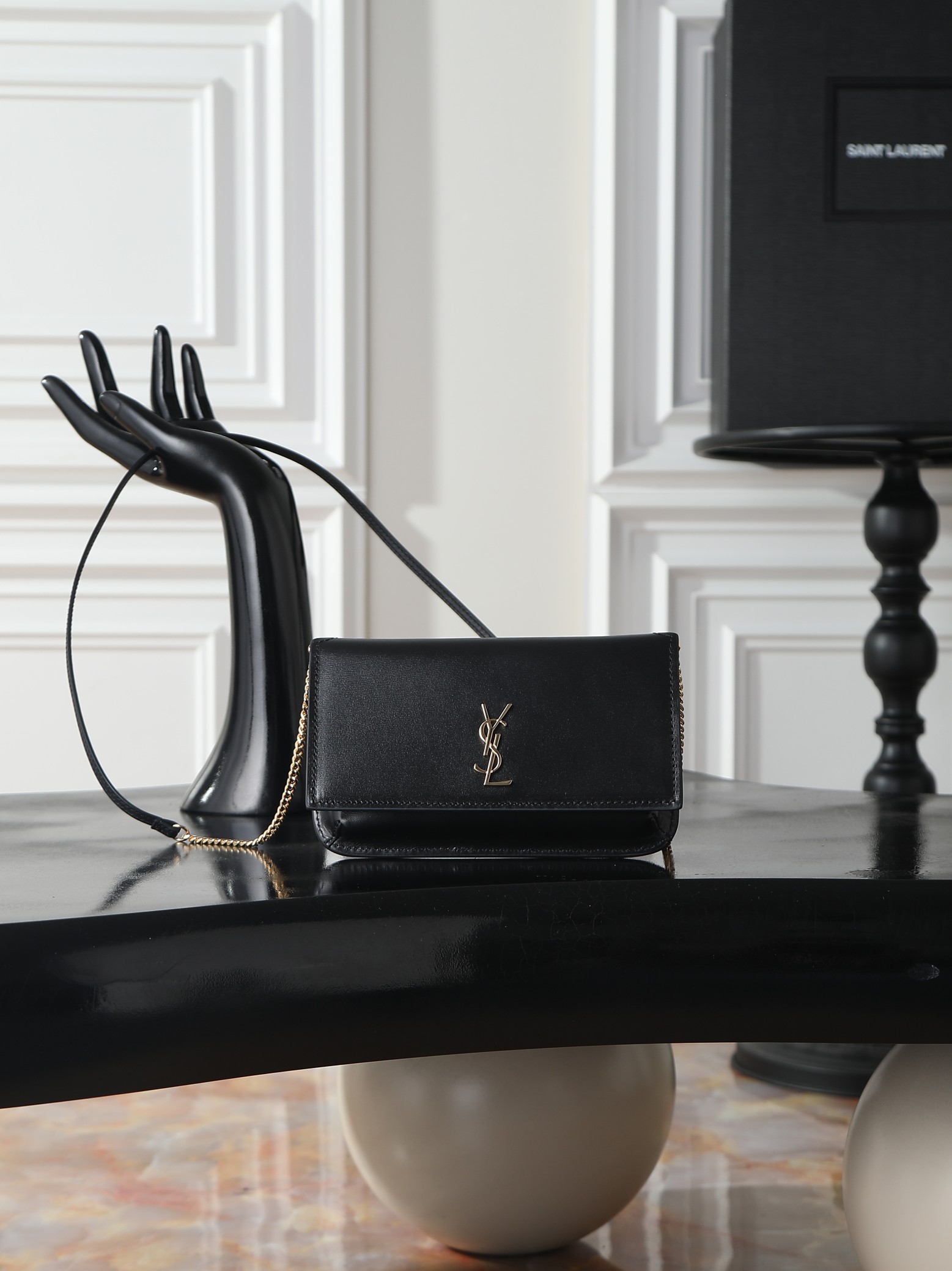 NO:773136,Black hand-rubbed · MONOGRAM Phone Holder mini bag_ For the current super popular bag trend, this one is definitely worth buying!  Both good looks and practicality coexist, and iPhone plus can be incorporated into it, so whether boys or girls go out, they only need one mobile phone to travel around the world!  Nowadays, small bags are the rule. It’s easy to get rid of the big wallet and just wear a small and exquisite chain bag~ Size 18x11x2cm Model 635095, saint laurent, saint laurent, wallets19860909黑色手搓纹· MONOGRAM Phone Holder迷你款小包_ 对于现在超级流行的小包风潮,这款绝对值得你入手的！颜值与实用性并存,iPhone plus可纳入,无论男生女生出门只要一个手机便可走天下！ 如今小包当道,摆脱大钱包直接换上一个小巧精致的链条包就妥妥当当啦～ 尺寸18x11x2cm 型号635095,圣罗兰,saint laurent,wallets,Bag