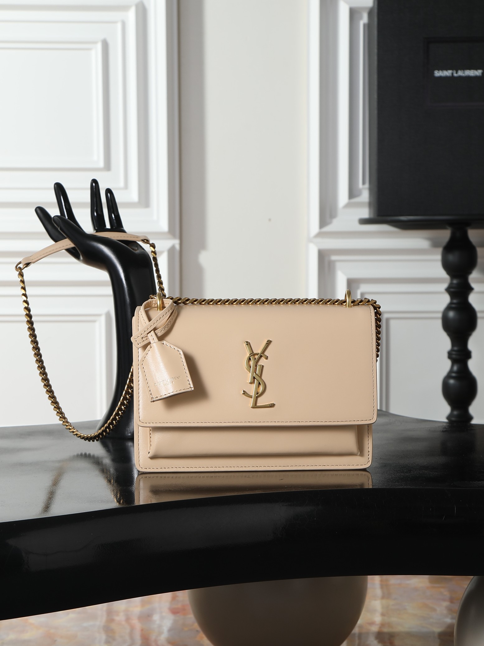 NO:773295,Milk tea color toothpick pattern with gold buckle · sunset 22cm_ Invincible classic sunset bag!  The popularity has not diminished even after such a long time, which shows that it is very popular among people!  High-quality cowhide imported from Italy, ZP molding hardware, pursuing every detail, striving to be infinitely close to genuine products, high quality but not high price, it is better to act now if you are interested!  Size 22x8x16 Model 442906, saint laurent, saint laurent, cowhide19860909奶茶色牙签纹配金扣· sunset 22cm_ 无敌经典款sunset日落包！出了这么长时间热度依然不减,可见它受人喜欢的程度非同一般！高品质意大利进口牛皮,zp开模五金,追求每一个每一个细节,力求无穷大的接近正品,高品质却不高价,心动不如马上行动！ 尺寸22x8x16 型号442906,圣罗兰,saint laurent,cowhide,Bag