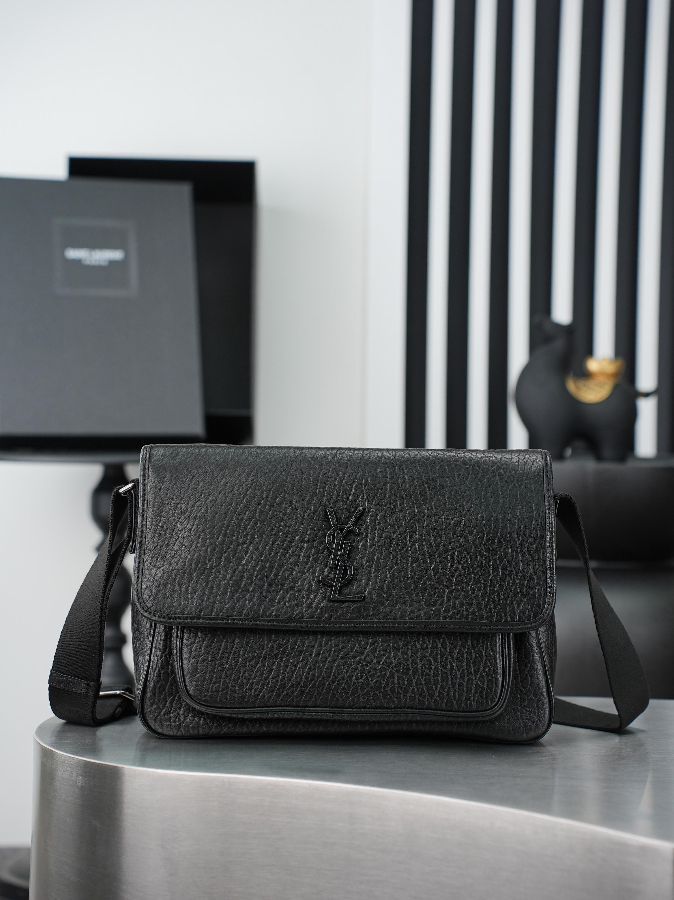 NO:895427,Niki_32cm Elephant grain sheepskin style Salt college style shoulder crossbody bag for men and women Light and soft lambskin Overall low-key luxury and versatile Commuting bag style can be casual or salty Black black logo design is more simple Non-detachable shoulder strap Easy concave shape Batch If you like the baby, you can definitely buy it A timeless style 498830 Style number 781935 Size 32×23×9cm, Yves Saint Laurent, saint  laurent,satchels,crossbody bags,sheepskin19860909Niki_32cm 大象纹羊皮款 男女可背的盐系学院风单肩斜挎包 轻便柔软的小羊皮 整体低调奢华又百搭 通勤包型可休闲可盐 黑色black logo 设计更为简约 肩带不可拆卸 轻松凹造型 批 喜欢的宝宝完全可以入手 不会过时的款噢498830 款号781935 尺寸32×23×9cm,圣罗兰,saint laurent,satchels,crossbody bags,sheepskin,Bag