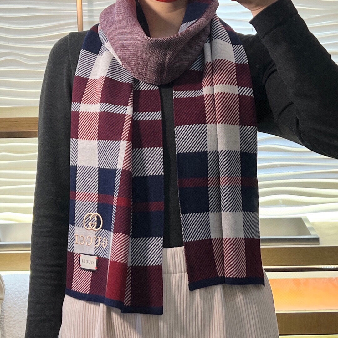 NO:169890,Angry pushing the volume counter to synchronize the new heavy style recommended Guqi official website latest model cashmere material is very warm, soft and skin-friendly, without neck tie, classic scarf design for men and women universal couples size 32*cm Men and women choose their own color they like, everyone should have a Guqi scarf, high-version scarf19860909怒推走量专柜同步新款重磅推荐古奇官网最新款 羊绒材质非常保暖 柔软亲肤,不扎脖经典围巾设计男女通用情侣款尺寸32*cm男女各自选择自己中意的颜色人人都应该拥有一条古奇围巾都,高版本围巾,scarf