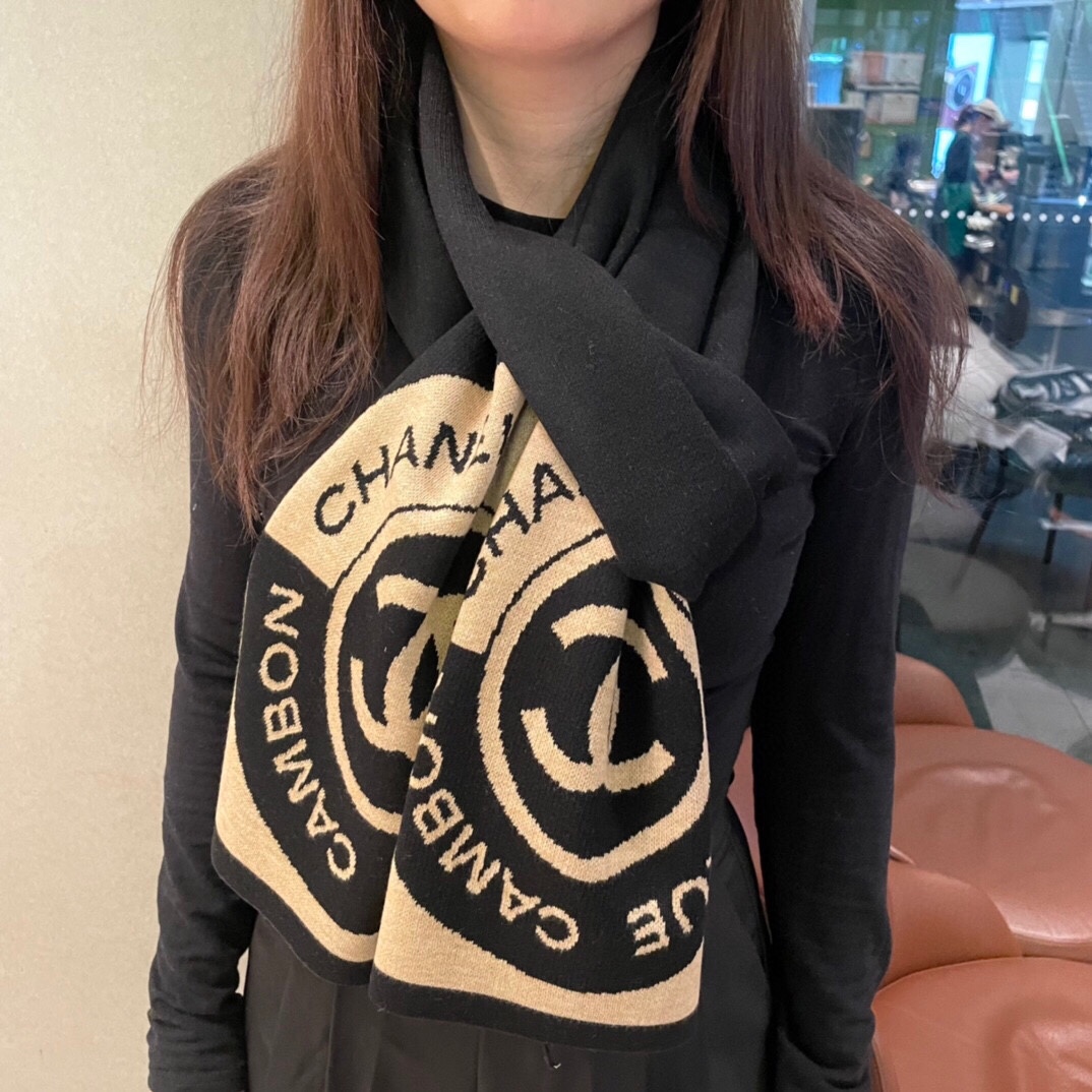 NO:185296,The new Chanel geometric knitted cashmere scarf feels so good that it is first-class. The real cashmere boutique exquisite embroidery craftsmanship and color matching make people look beautiful. [color][color][color], the material is top-quality cashmere size 32x200. This pure cashmere scarf is definitely a good quality and low price. High-version scarf, high-version scarf, chanel19860909上新香奈儿几何针织羊绒围巾手感好到爆品质一流的真正的羊绒精品精湛绝伦的刺绣工艺和色彩搭配让人眼前一亮漂亮的不要不要了[色][色][色],材质顶级羊绒尺寸32x200 这个纯羊绒围巾绝对是物美价廉哦高版本围巾,高版本围巾,chanel,scarf