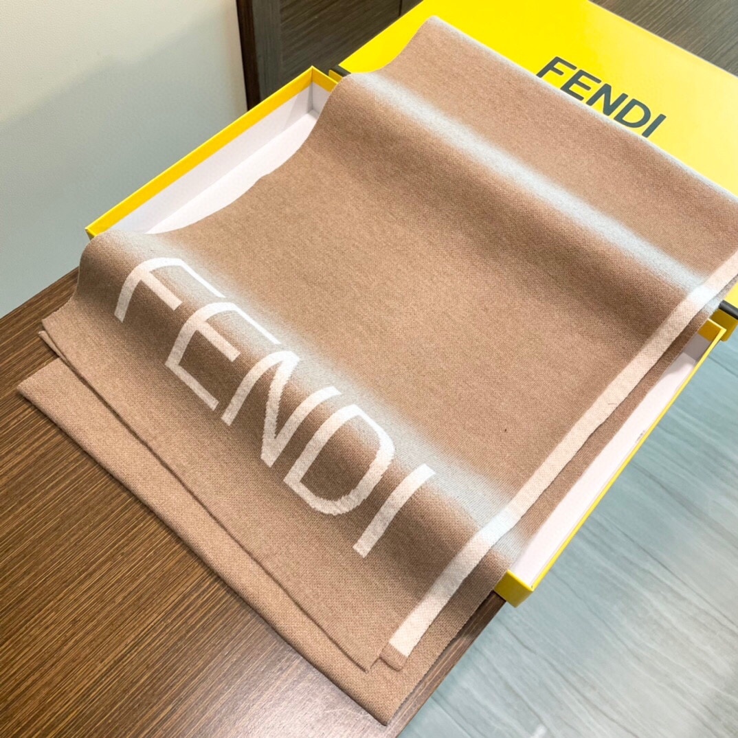 爆款上新情侣款F家独家牛货奢华尽在尺寸之间高端品质️具有超高羊绒品质才会被此品牌青睐️这种精品是市场上及