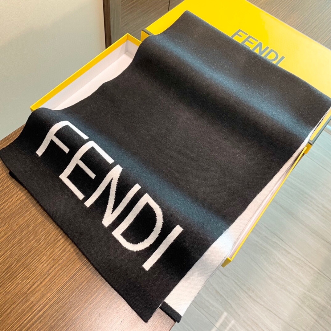 爆款上新情侣款F家独家牛货奢华尽在尺寸之间高端品质️具有超高羊绒品质才会被此品牌青睐️这种精品是市场上及