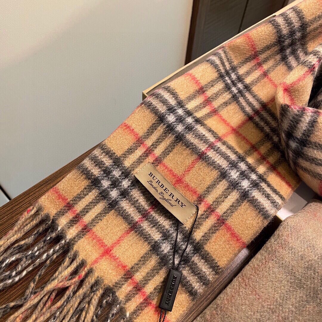 双面羊绒围巾BURBERRY!年度最新火爆围巾!顶级质量高端数码喷绘200*30cm双面围巾两面可用一条