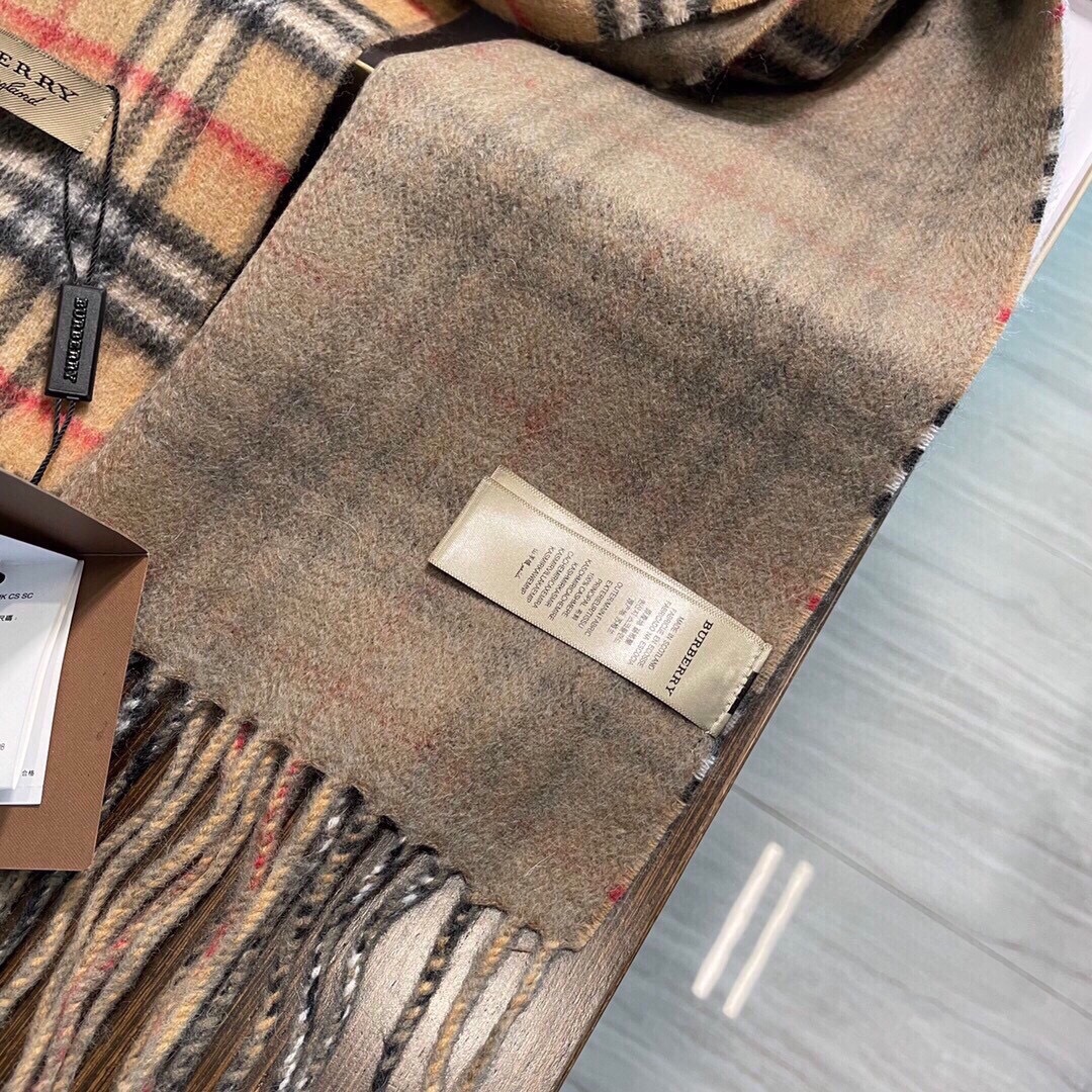 双面羊绒围巾BURBERRY!年度最新火爆围巾!顶级质量高端数码喷绘200*30cm双面围巾两面可用一条