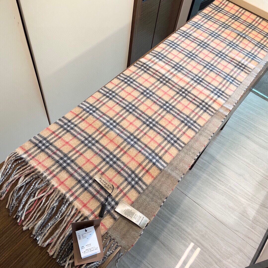 双面羊绒围巾BURBERRY!年度最新火爆围巾!顶级质量高端数码喷绘200*30cm双面围巾两面可用一条