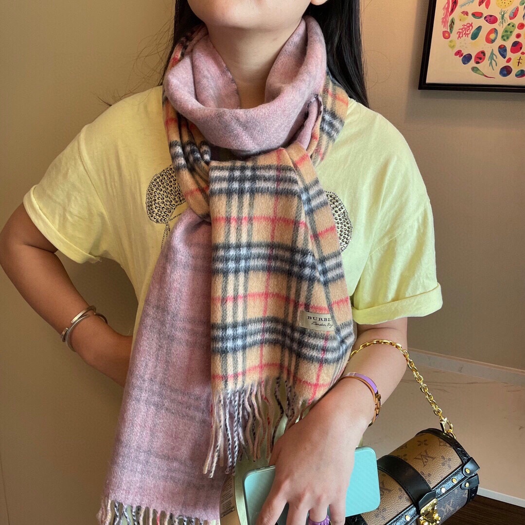 双面羊绒围巾BURBERRY!年度最新火爆围巾!顶级质量高端数码喷绘200*30cm双面围巾两面可用一条