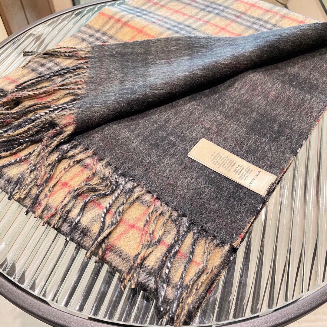 双面羊绒围巾BURBERRY!年度最新火爆围巾!顶级质量高端数码喷绘200*30cm双面围巾两面可用一条