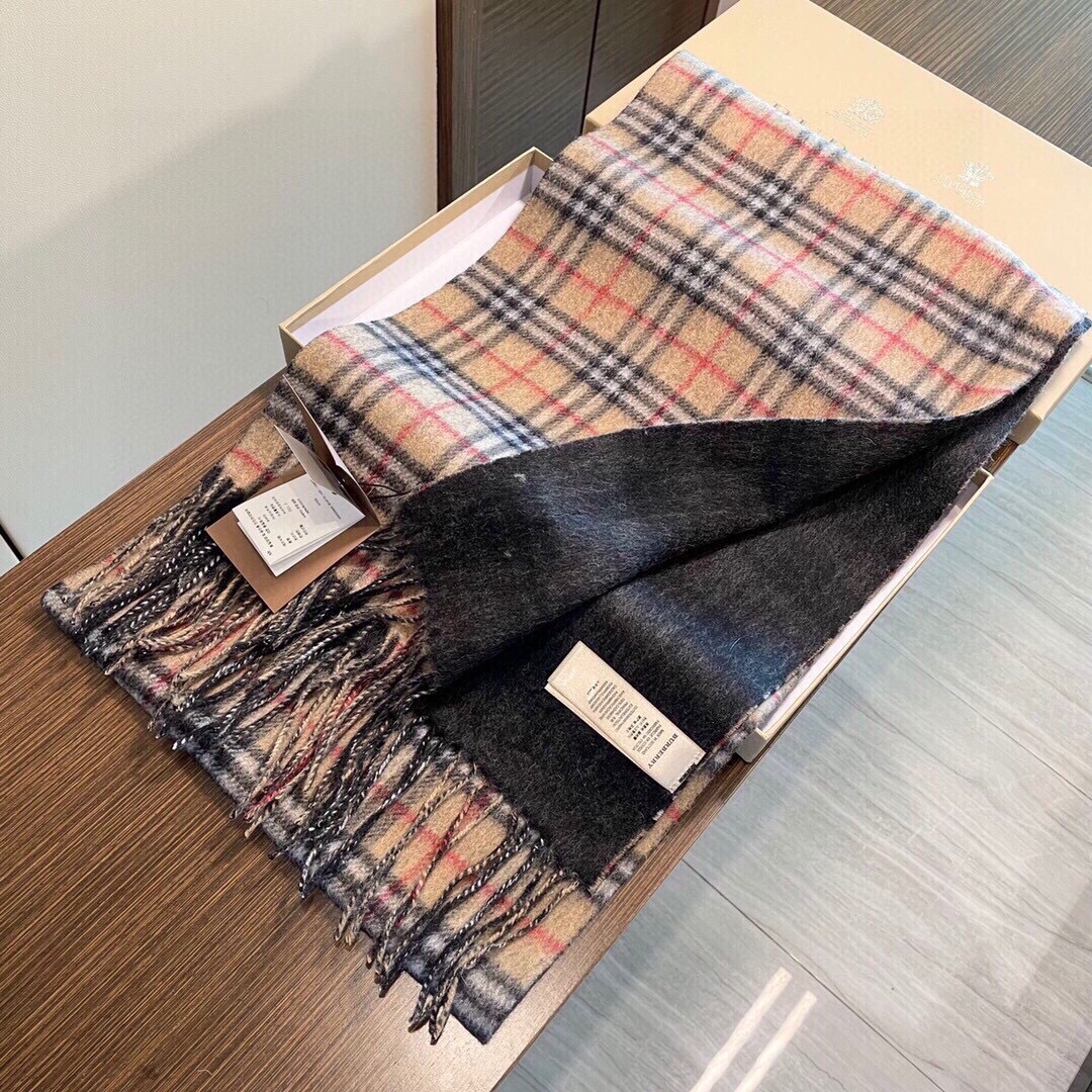 双面羊绒围巾BURBERRY!年度最新火爆围巾!顶级质量高端数码喷绘200*30cm双面围巾两面可用一条