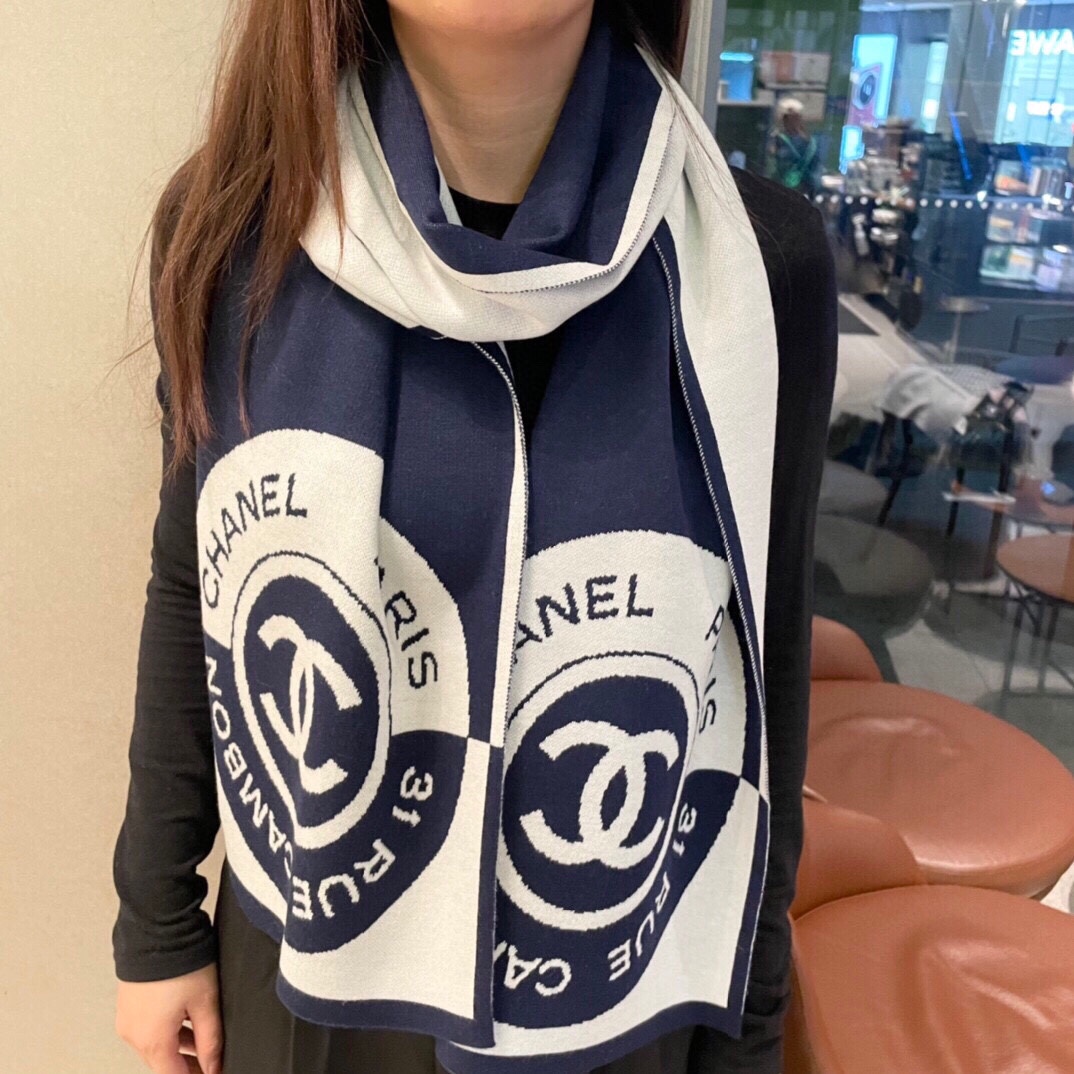 NO:188310,The new Chanel geometric knitted cashmere scarf feels so good that it is first-class. The real cashmere boutique exquisite embroidery craftsmanship and color matching make people look beautiful. [color][color][color], the material is top-quality cashmere size 32x200. This pure cashmere scarf is definitely a good quality and low price. High-version scarf, high-version scarf, chanel19860909上新香奈儿几何针织羊绒围巾手感好到爆品质一流的真正的羊绒精品精湛绝伦的刺绣工艺和色彩搭配让人眼前一亮漂亮的不要不要了[色][色][色],材质顶级羊绒尺寸32x200 这个纯羊绒围巾绝对是物美价廉哦高版本围巾,高版本围巾,chanel,scarf