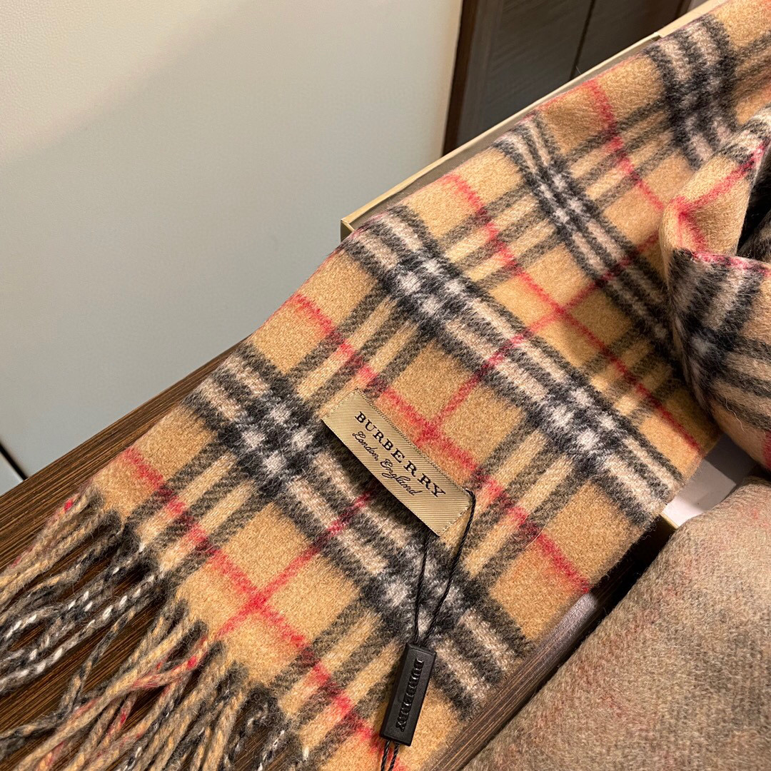  【双面羊绒围巾】BURBERRY！年度最新火爆围巾！顶级质量 【高端数码喷绘】 200*30cm，双面