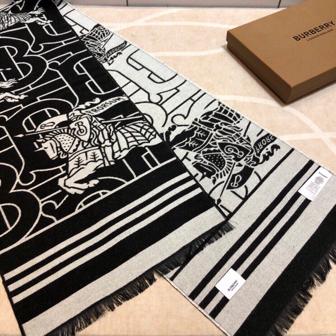  巴宝莉最新款💗牛气满满TB系列限量款❗️双面提花围巾小披肩，男女同款，低调不浮夸，真正高端精品‼️ 产