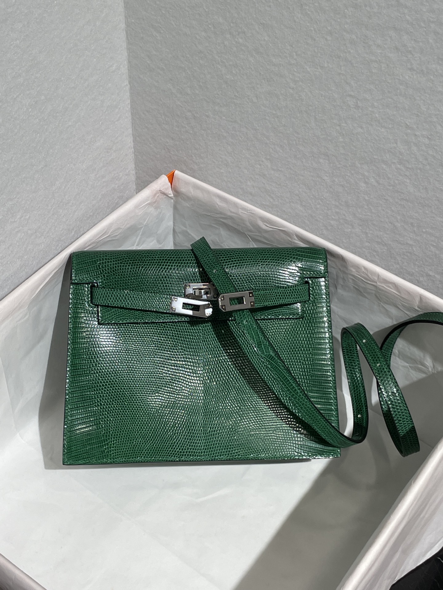 NO:851368,Lizard dance bag 22cm emerald silver buckle now Kelly danse 22 lizard, Hermes, hermes, Hermes,19860909蜥蜴跳舞包22cm 祖母绿银扣现Kelly danse 22 lizard,爱马仕,hermes,Hermes,,Bag