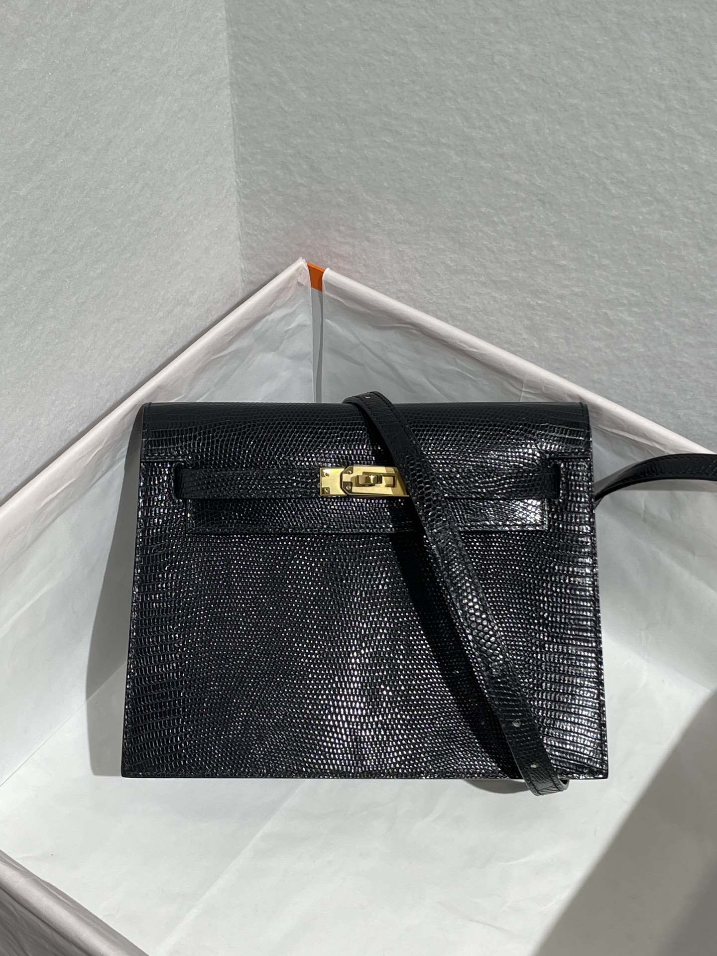 NO:851388,Lizard dance bag 22cm black gold buckle in stock Kelly danse 22 lizard, Hermes, hermes, Hermes,19860909蜥蜴跳舞包22cm 黑色金扣现货 Kelly danse 22 lizard,爱马仕,hermes,Hermes,,Bag