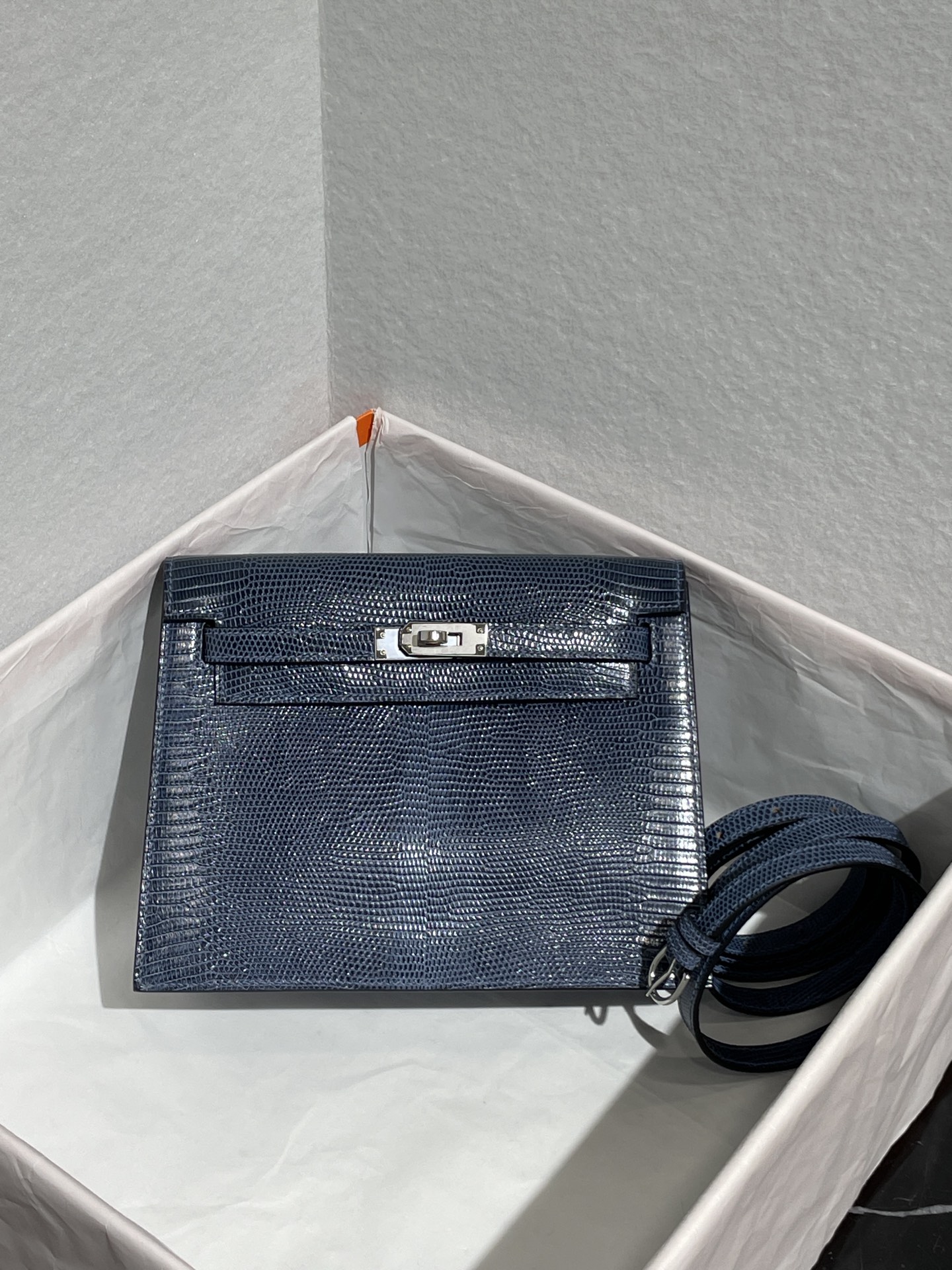 NO:851406,Lizard dance bag 22cm storm blue silver buckle ready stock Kelly danse 22 lizard, Hermes, hermes, Hermes,19860909蜥蜴跳舞包22cm 风暴蓝银扣现货 Kelly danse 22 lizard,爱马仕,hermes,Hermes,,Bag