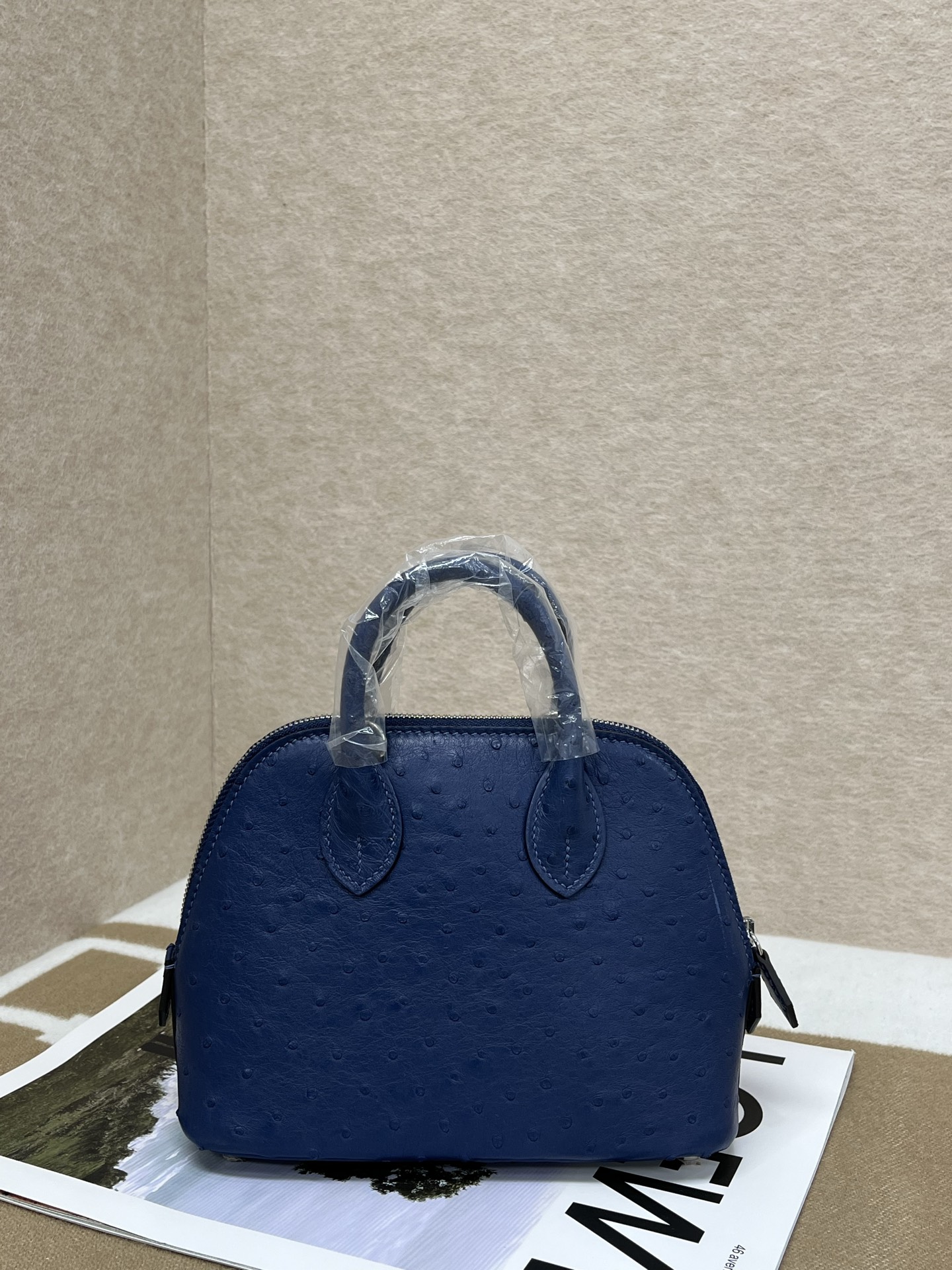 NO:851540,Ostrich skin｜Mini version of bowling ball Sapphire blue silver buckle in stock,Hermes,hermes,ostrich skin,Hermes,19860909鸵鸟皮｜迷你版保龄球 宝石蓝银扣现货,爱马仕,hermes,ostrich skin,Hermes,,Bag
