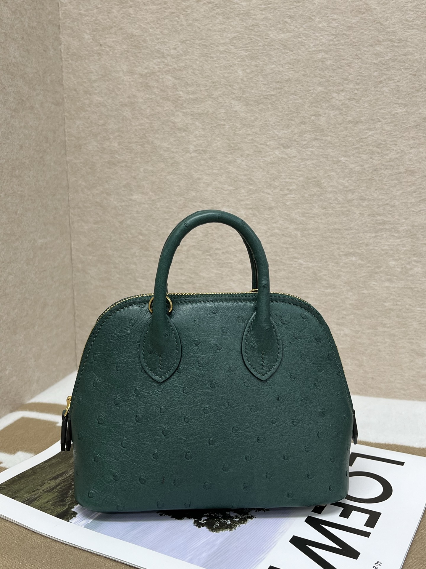 NO:851549,Ostrich skin｜Mini version of bowling ball Malachite green gold buckle in stock,Hermes,hermes,ostrich skin,Hermes,19860909鸵鸟皮｜迷你版保龄球 孔雀绿金扣现货,爱马仕,hermes,ostrich skin,Hermes,,Bag