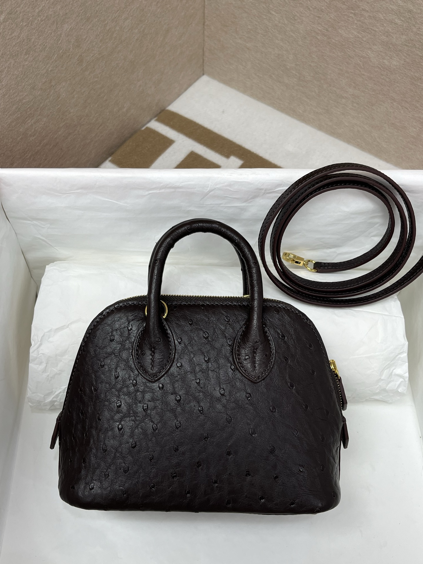NO:851466,Ostrich skin | Mini version of bowling ball | Havana gold buckle in stock, Hermes, hermes, ostrich skin, Hermes,19860909鸵鸟皮｜迷你版保龄球｜哈瓦那金扣现货,爱马仕,hermes,ostrich skin,Hermes,,Bag