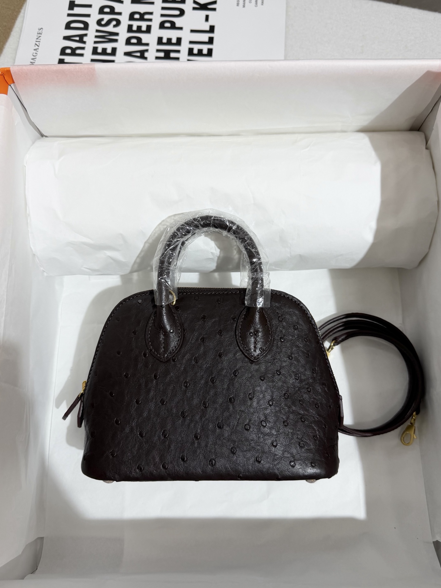 NO:851488,Ostrich skin bowling ball 18cm Havana gold buckle in stock Mini bolide 18 ostrich,Hermes,hermes,ostrich skin,Hermes,19860909鸵鸟皮保龄球18cm 哈瓦那金扣现货 Mini bolide 18 ostrich,爱马仕,hermes,ostrich skin,Hermes,,Bag