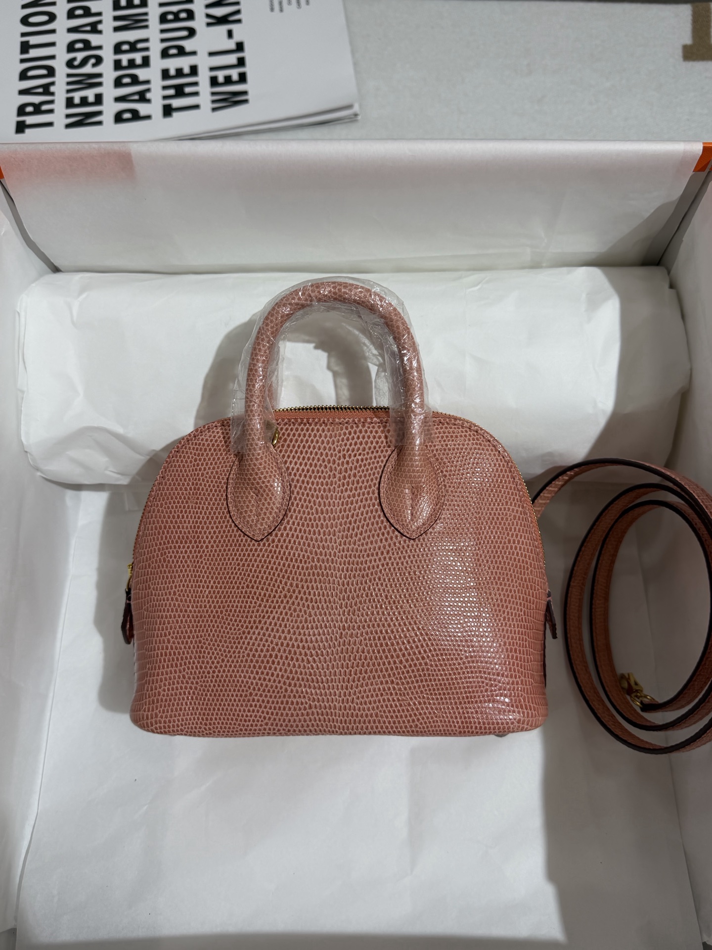NO:851559,Lizard skin bowling ball 18cm pink gold buckle in stock Mini bolide 18 lizard, Hermes, hermes, Hermes,19860909蜥蜴皮保龄球18cm 粉色金扣现货 Mini bolide 18 lizard,爱马仕,hermes,Hermes,,Bag