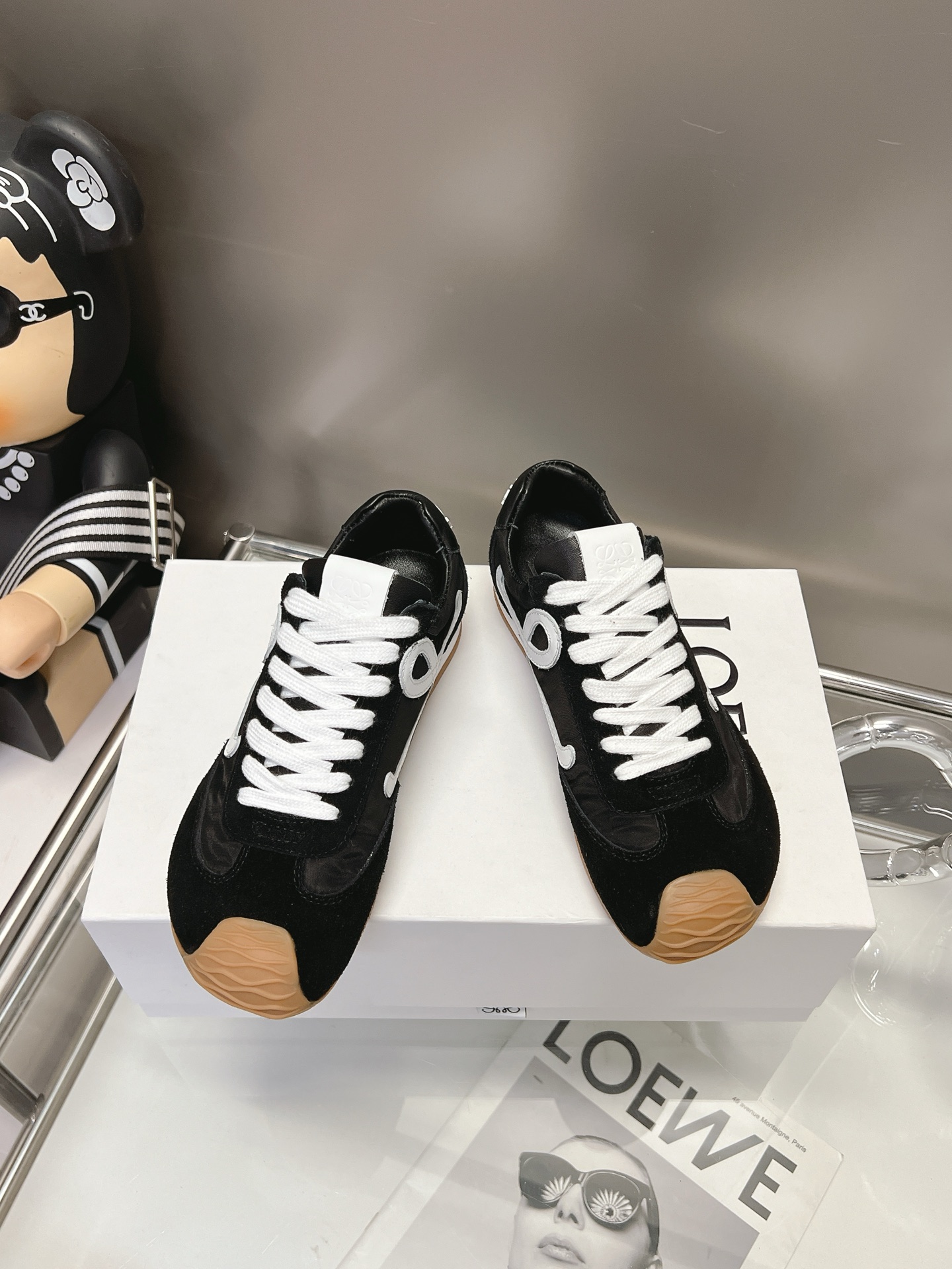 NO:241451,LOEWE original BALLET RUNNER2.0 LoewE ballet shoes!  Asymmetric toe style, Luo Yiwei's iconic design!  Super soft, light and flexible wave pattern original TPU bottom, (not ordinary rubber bottom) original cover   strong craft wrapping feeling, excellent comfort!  The 3D injection-molded rubber LOEWE logo on the heel gives this shoe a retro and elegant interpretation, and incorporates modern feel and LOEWE's unique style. The colors are super many updated pictures one after another, plus buckles 15. Add plane box 5, casual shoes/sports shoes, loewe, loewe, sneakers19860909LOEWE原版BALLET RUNNER2.0 罗意威芭蕾鞋！ 不对称鞋头造型,罗意威的标志性设计！ 超柔软、轻便且灵活的波浪纹原版TPU底,（不是普通橡胶底）原版套楦 猛帮工艺包裹感,舒适度一级棒！ 后跟3D注塑橡胶LOEWE徽标,赋予这款鞋复古优雅的诠释,并融入了现代感和LOEWE罗意威独特的风格 颜色超级多陆续更新图片 ,加扣15.加飞机盒5,休闲鞋/运动鞋,loewe,loewe,sneakers,Women's Shoes