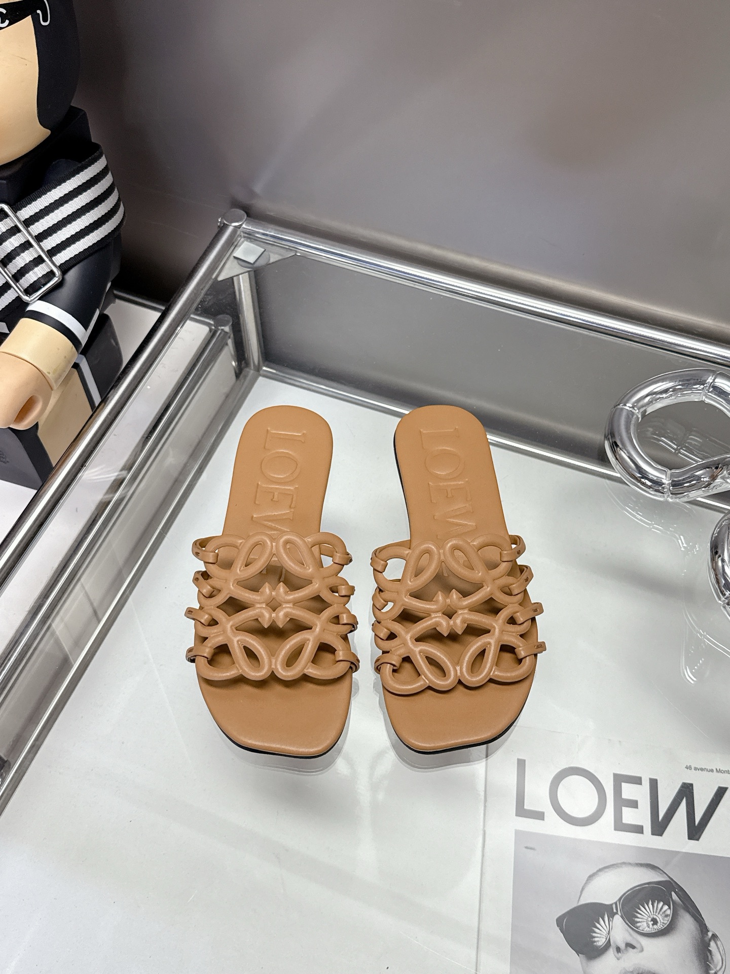 Suela antideslizante moldeada por inyección de piel. ¡Código número 35-40! Nuevas pantuflas LOEWE 25ss de primavera y v…