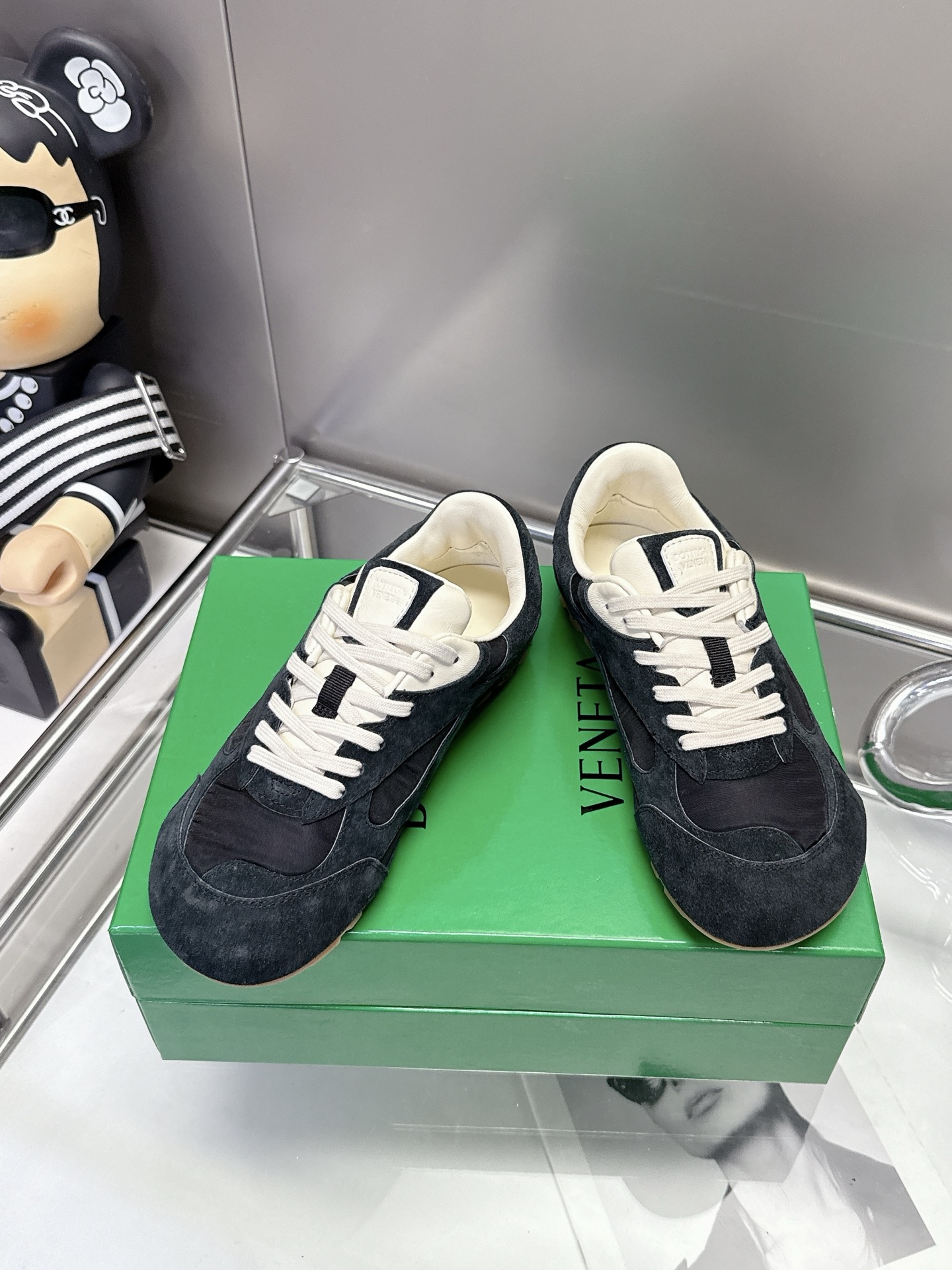 NO:747505,Bottega Veneta｜BV Bottega Veneta 25ss new Forrest Gump shoes Dexun sneakers P Sneaker technology nylon and suede, inspired by retro sneakers, a new interpretation of classic sneakers, a lightweight, comfortable and breathable summer must-have item. The sole uses a classic woven texture, which is very recognizable, and the nylon suede stitching is full of texture!   Size#Female 35-40 (41 orders are not returnable), casual shoes/sports shoes,bottega veneta,bottega veneta,bottega veneta,sneakers,chamois leather19860909Bottega Veneta｜BV葆蝶家 25ss新款 阿甘鞋 德训运动鞋P Sneaker科技尼龙和绒面打造,灵感来自复古球鞋,全新演绎经典运动鞋,轻便、舒适、透气的夏季必备单品 鞋底采用经典的编织纹理,超有辨识度,尼龙麂皮拼接,满满的质感呈现！  Size#女35-40（41订做不退换）,休闲鞋/运动鞋,bottega veneta,bottega veneta,bottega veneta,sneakers,chamois leather,Women's Shoes