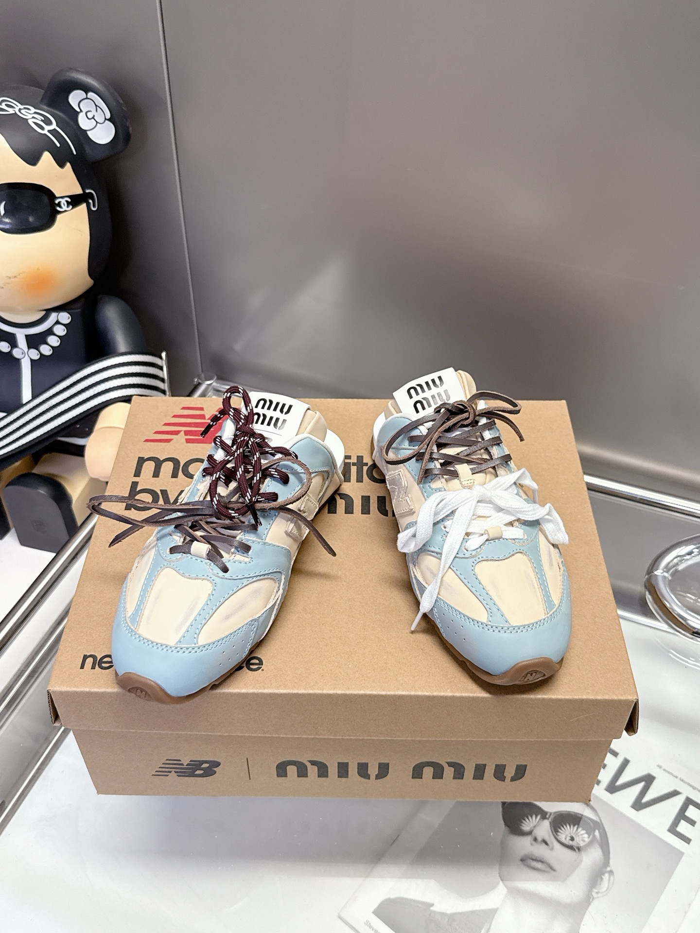 Las zapatillas Miu Miu half-flip son la fusión perfecta entre deportividad y elegancia. La flexibilidad y ligereza de l…