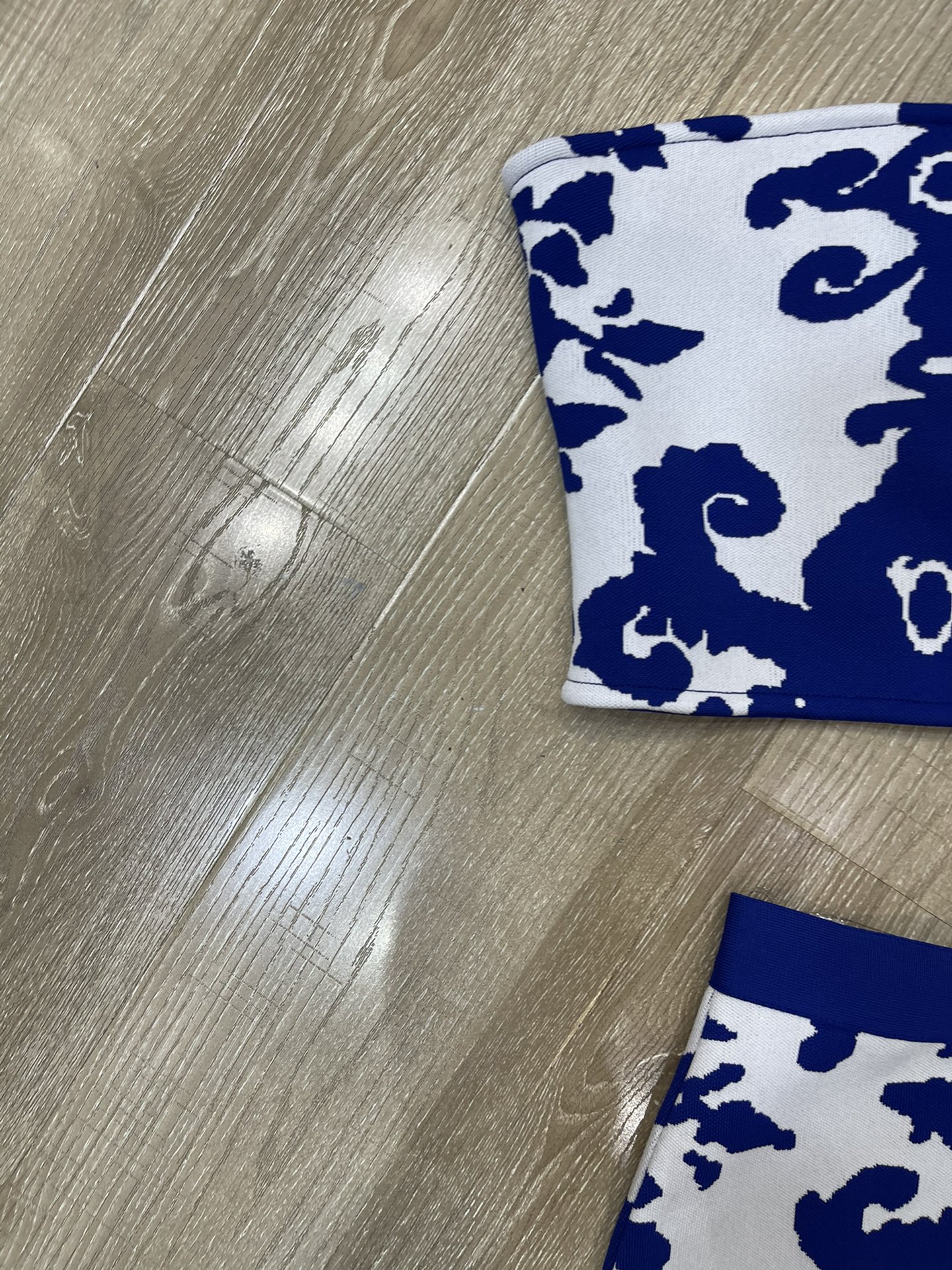 Trendy Women’s Clothes in P736 New Zone with DGs Packaging Option - 图片 3