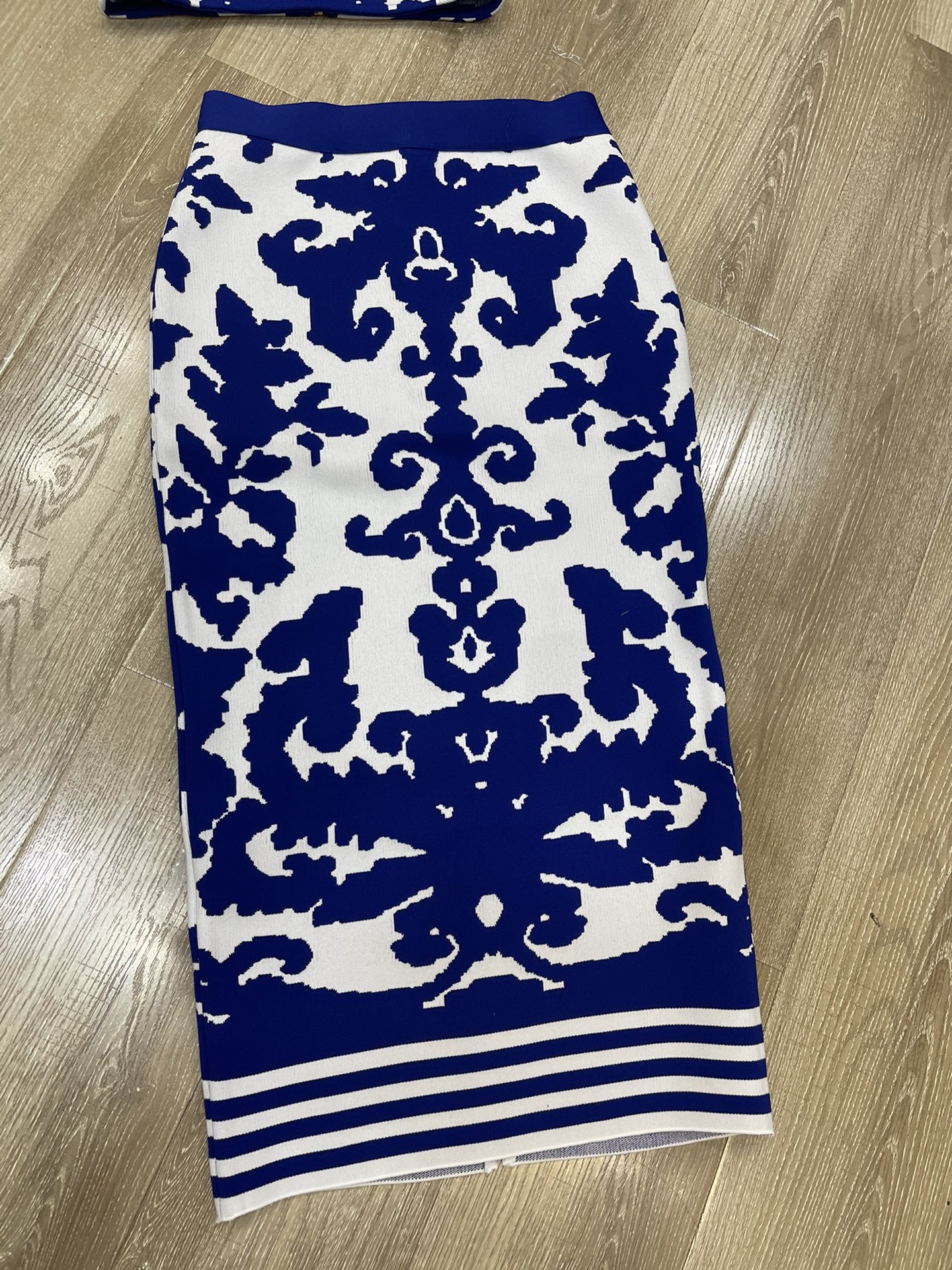 Trendy Women’s Clothes in P736 New Zone with DGs Packaging Option - 图片 5