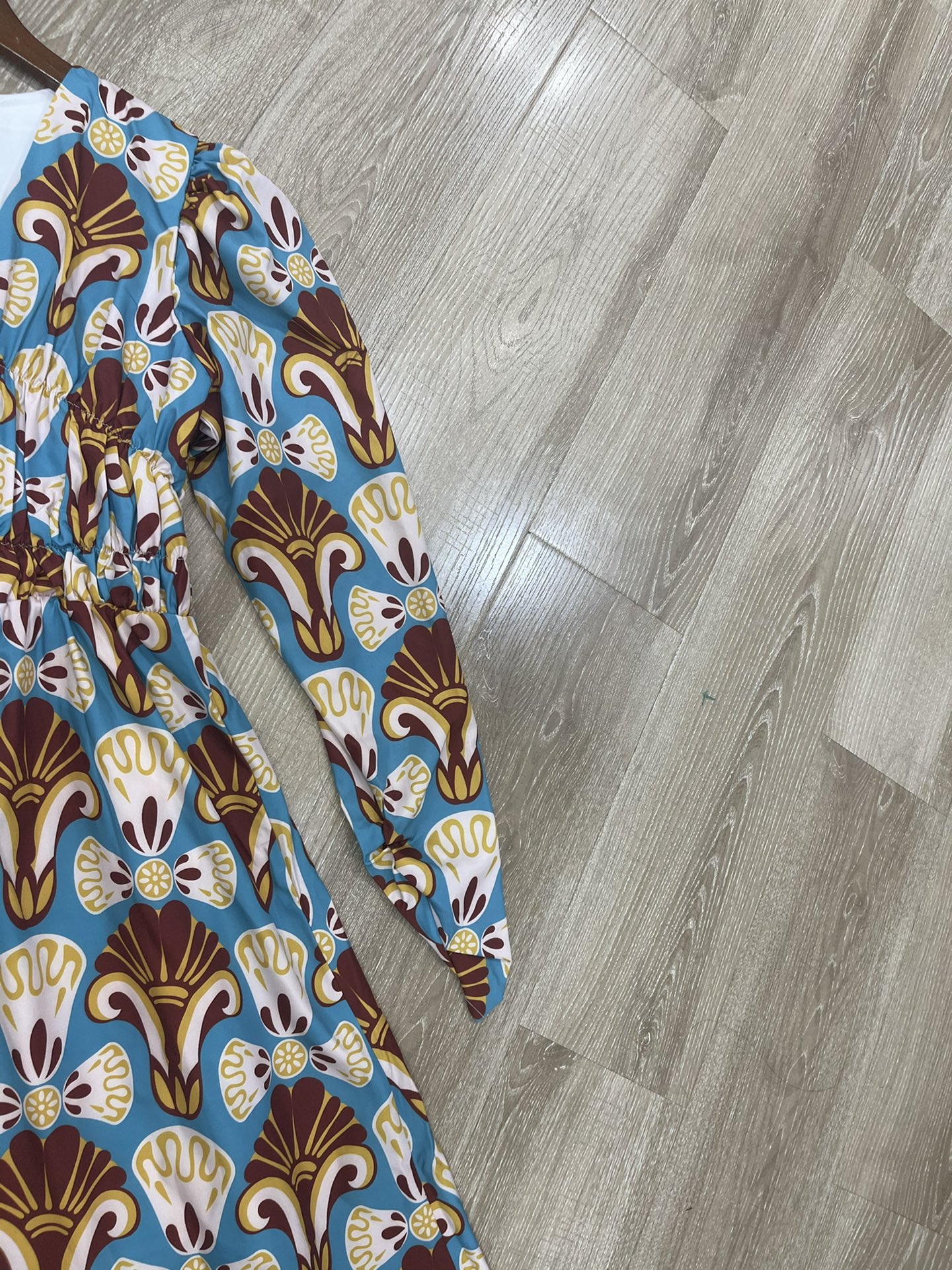 High-End Quality Women’s Suit with New Beak Detail and Lantern Cuff Dress Sizes SmlXL - 图片 4