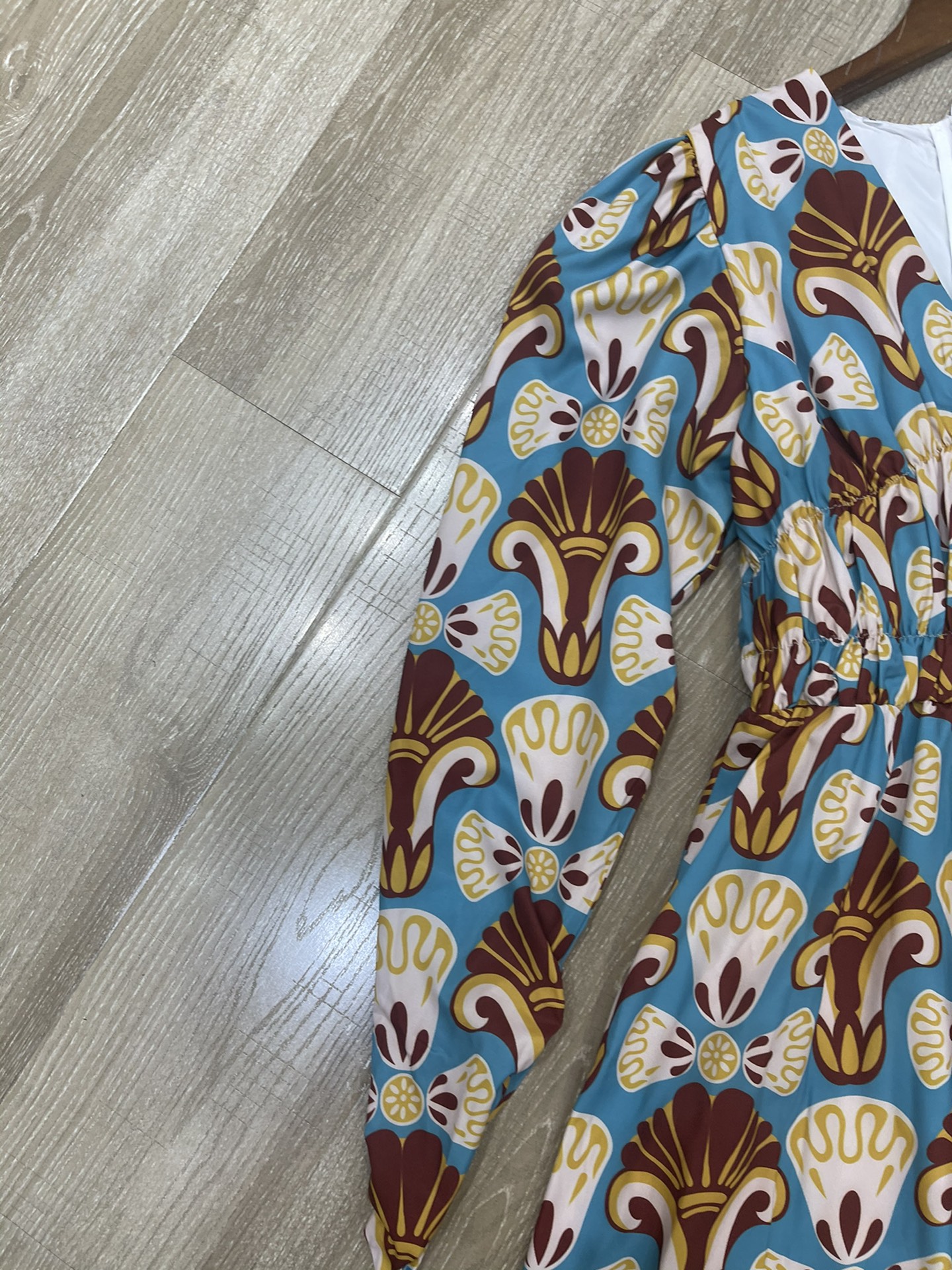 High-End Quality Women’s Suit with New Beak Detail and Lantern Cuff Dress Sizes SmlXL - 图片 3