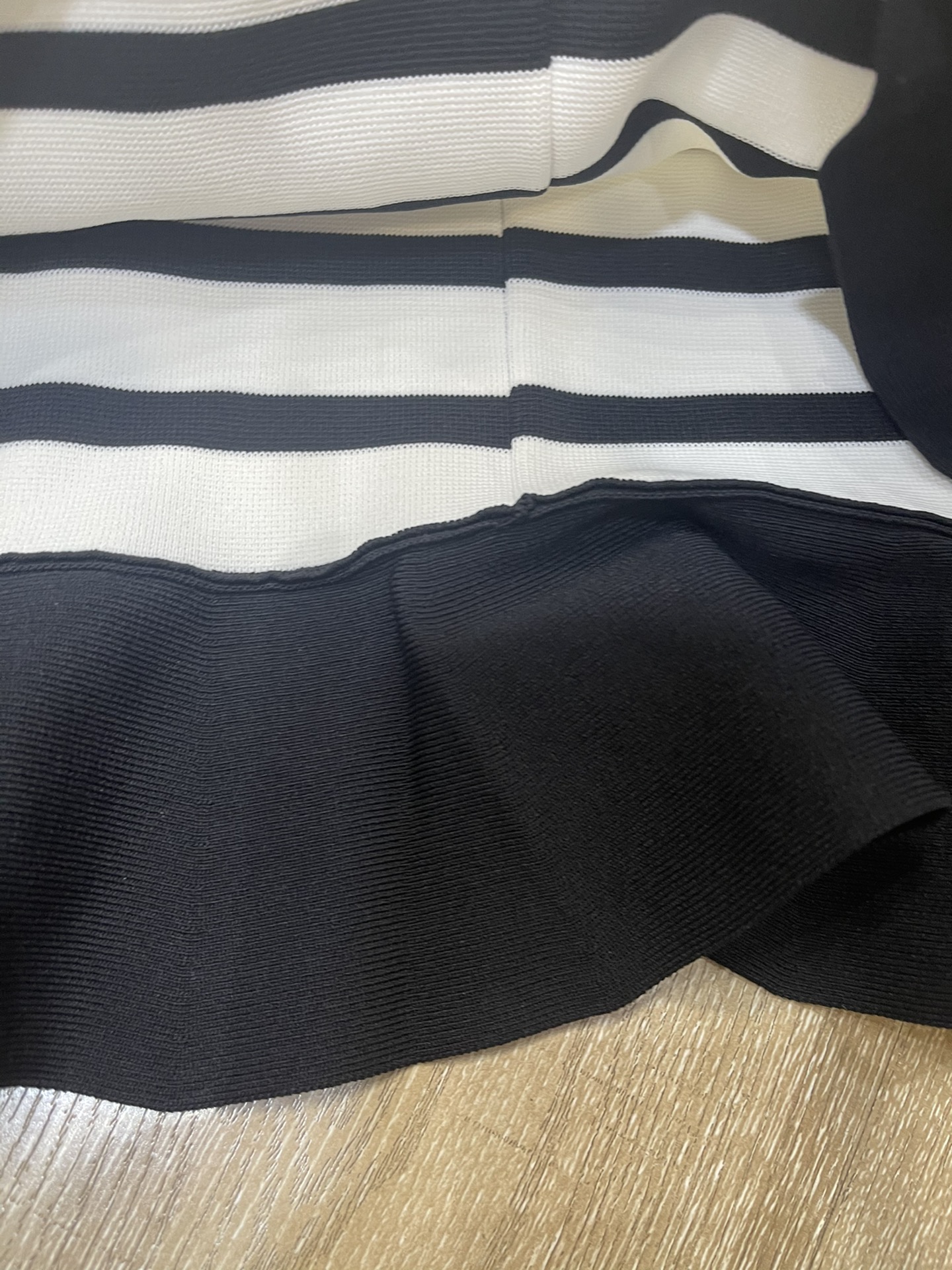 High-Quality Women’s Clothes: Autumn Air-Synthesis Tires Striped Dress in Sml Size - 图片 5