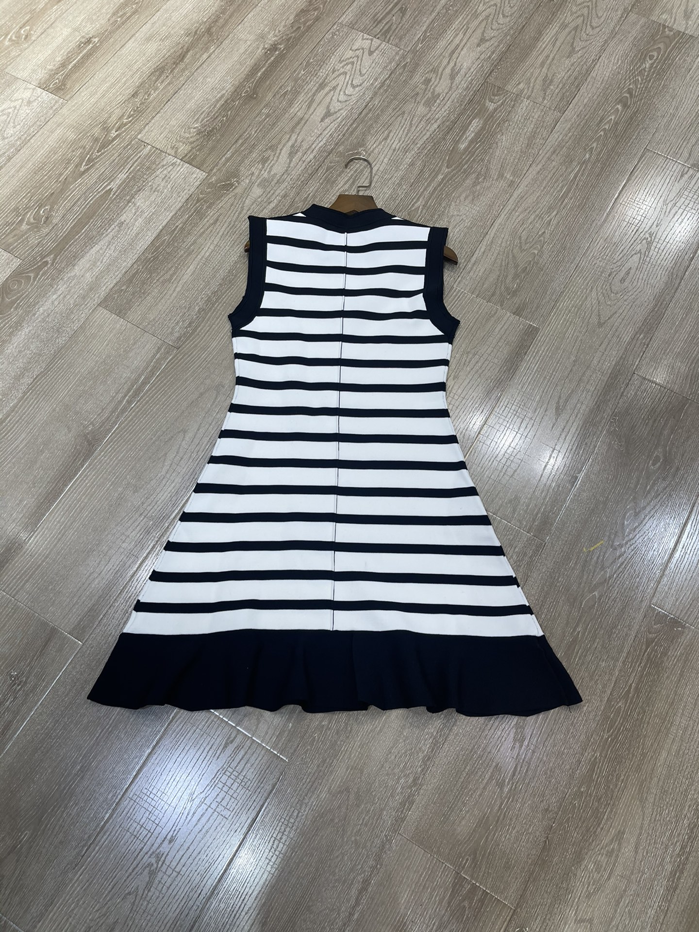 High-Quality Women’s Clothes: Autumn Air-Synthesis Tires Striped Dress in Sml Size - 图片 6