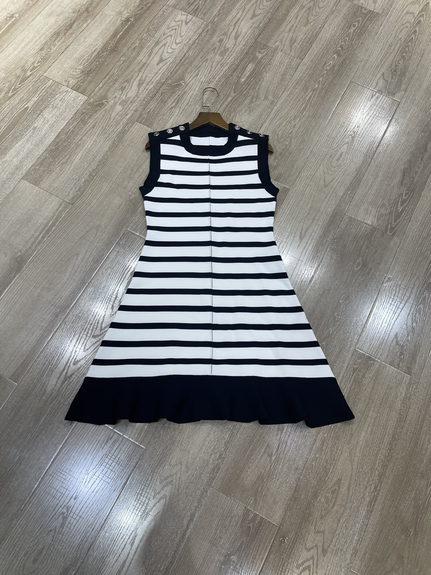 High-Quality Women’s Clothes: Autumn Air-Synthesis Tires Striped Dress in Sml Size