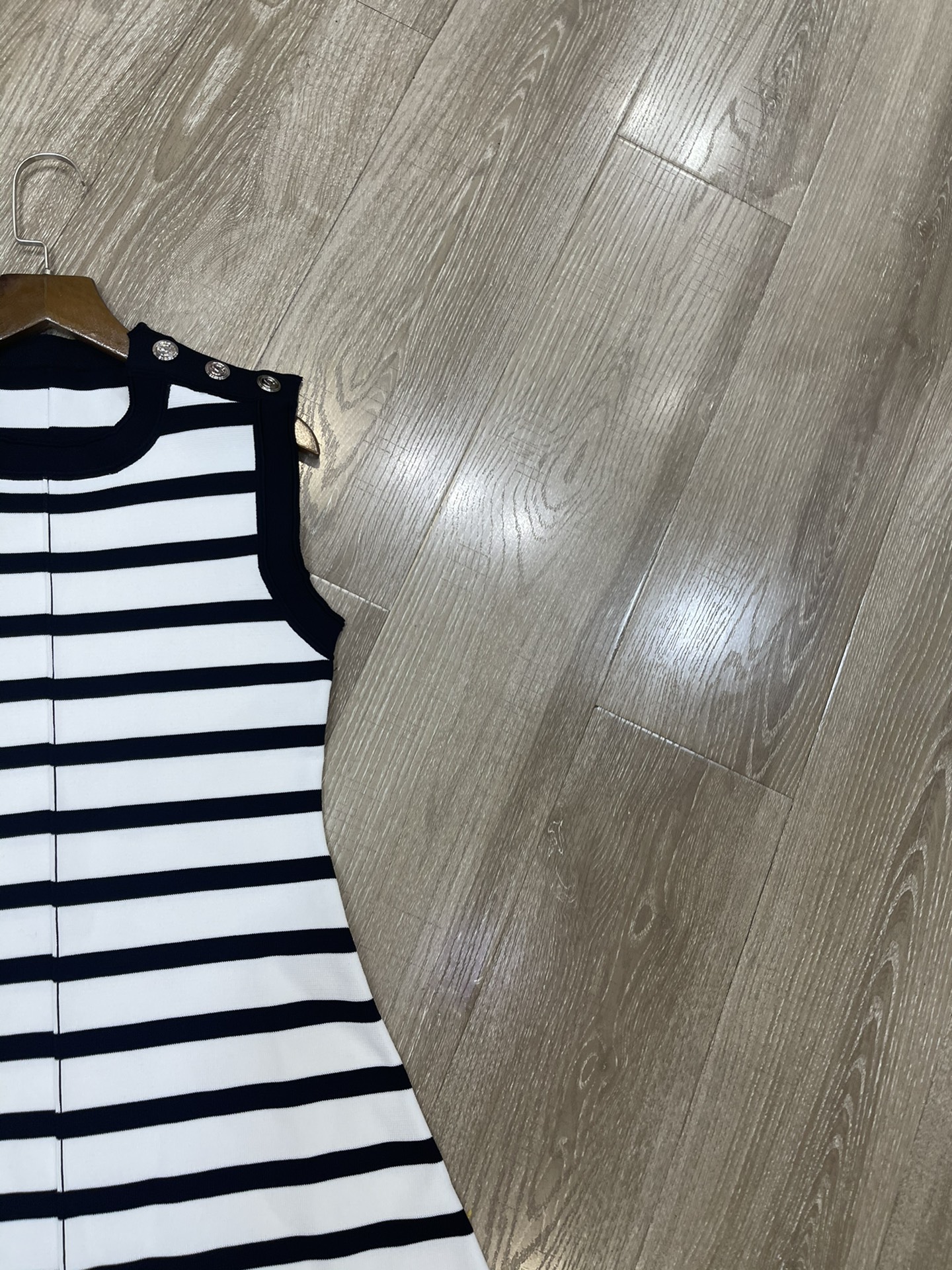 High-Quality Women’s Clothes: Autumn Air-Synthesis Tires Striped Dress in Sml Size - 图片 4