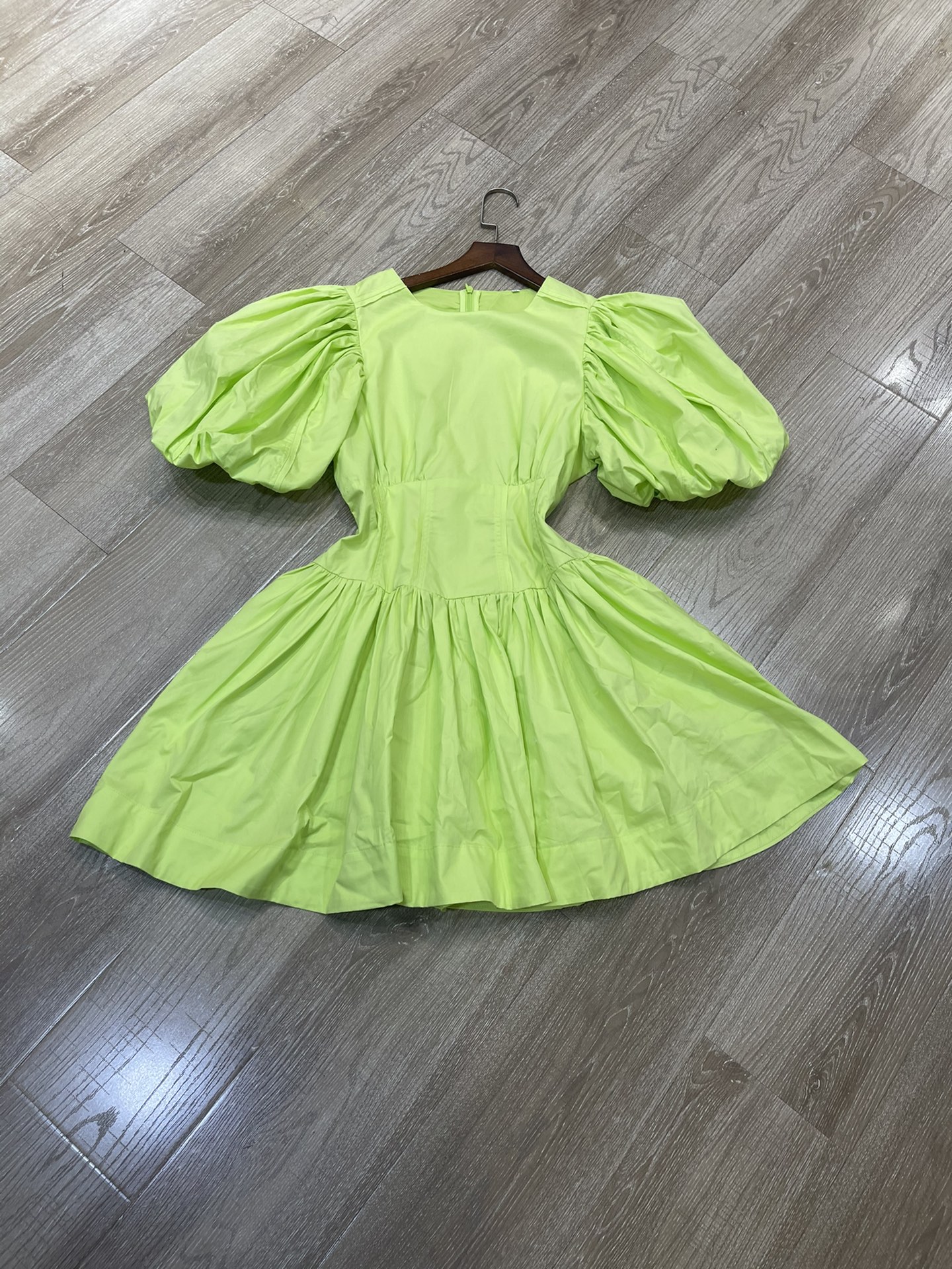 High-Quality Women’s Bubble-Sleeved Dress in P621 Z Family New Grail Collection - 图片 1