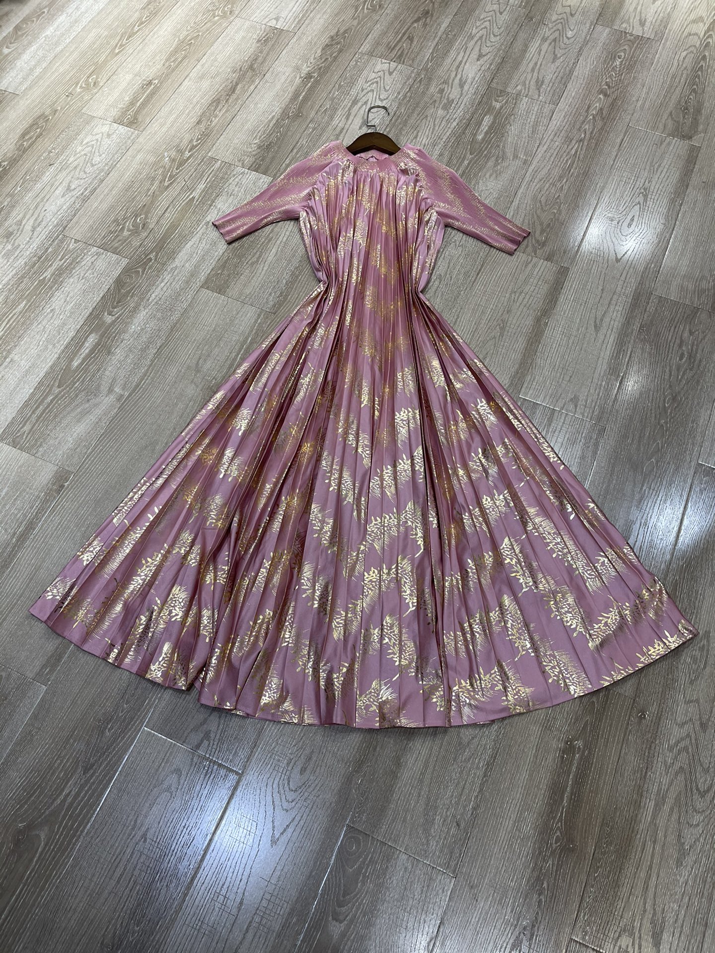 p552 high-quality women’s suit, packed with three houses for life. ♪ round-coloured dress, equal size ♪
