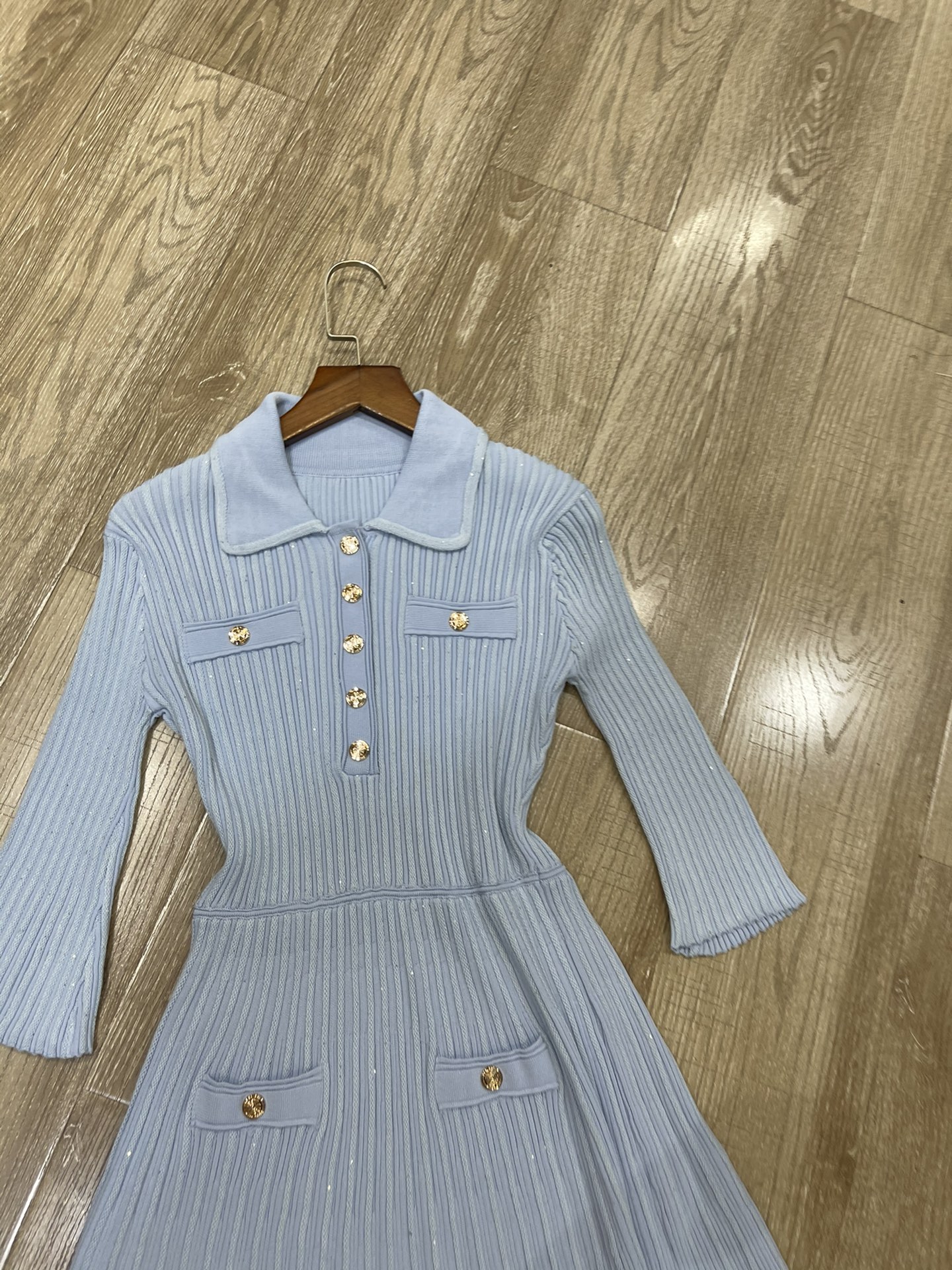 High-End Women’s Dresses: Maje Package vs. Polo Knitted Dress with Sml S-Width Sleeve - 图片 3