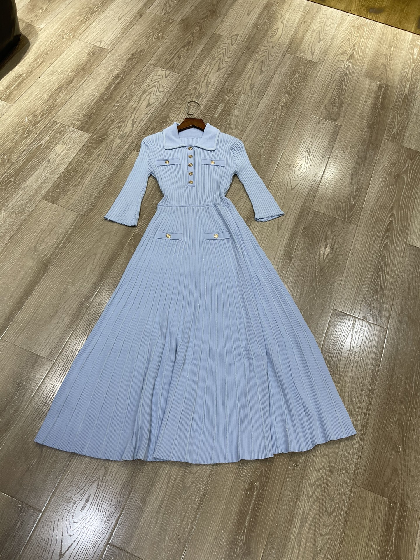 High-End Women’s Dresses: Maje Package vs. Polo Knitted Dress with Sml S-Width Sleeve - 图片 2