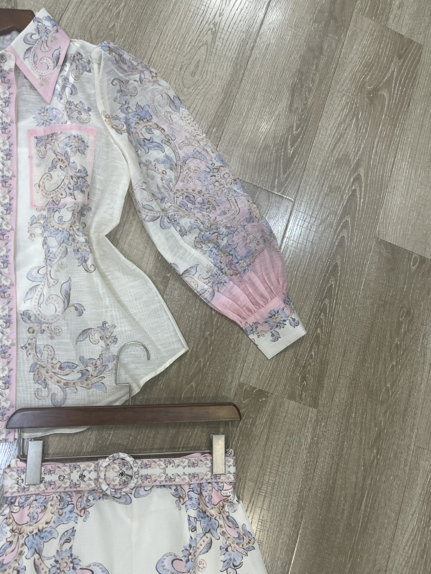 High-quality Z Home Pink Suit with Luxurious Buffalo Shirt in Short Sleeve. - 图片 5