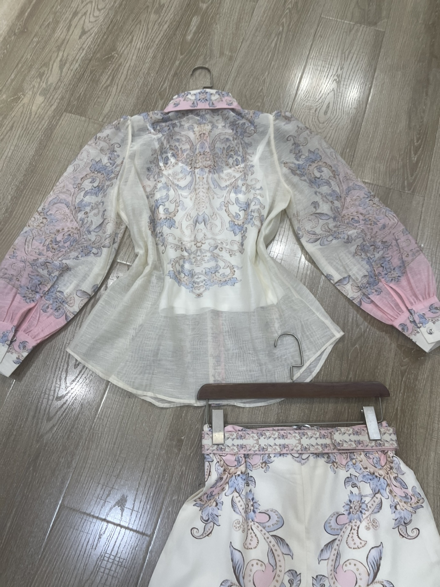High-quality Z Home Pink Suit with Luxurious Buffalo Shirt in Short Sleeve. - 图片 8